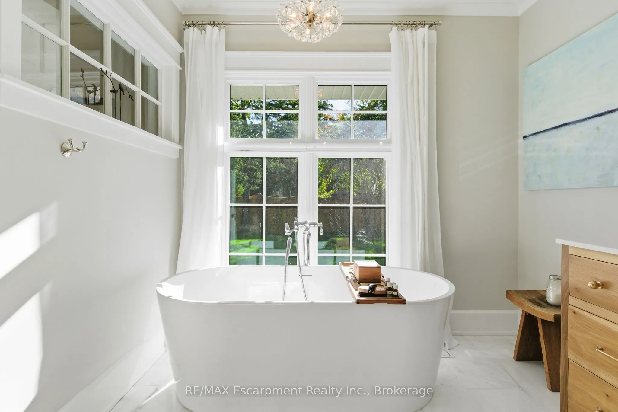 1110 Lakeshore Road W