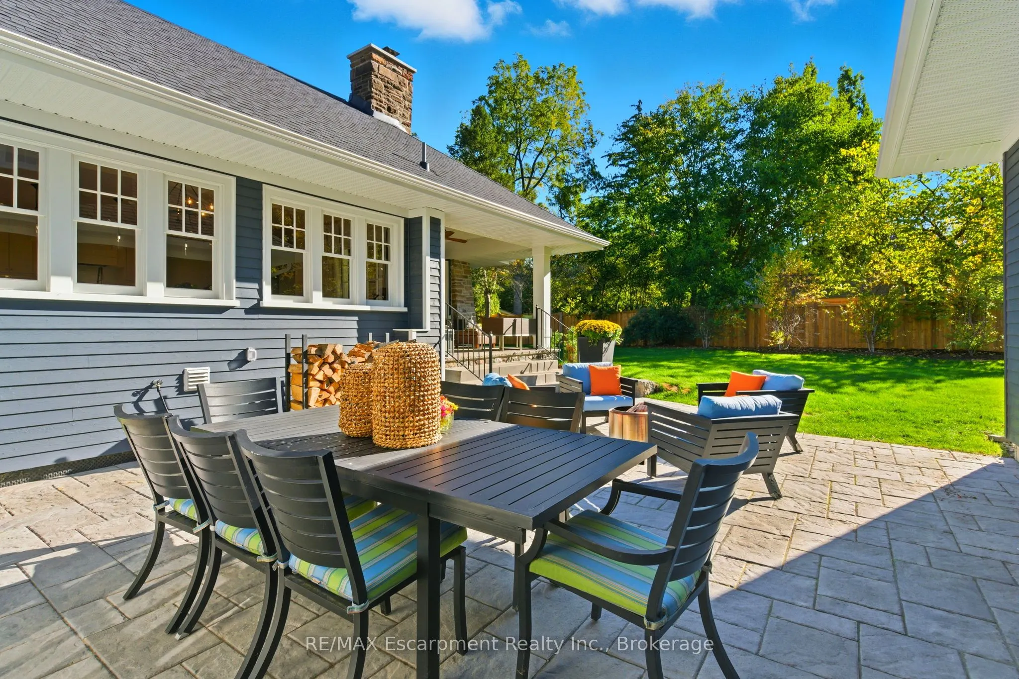 1110 Lakeshore Road W