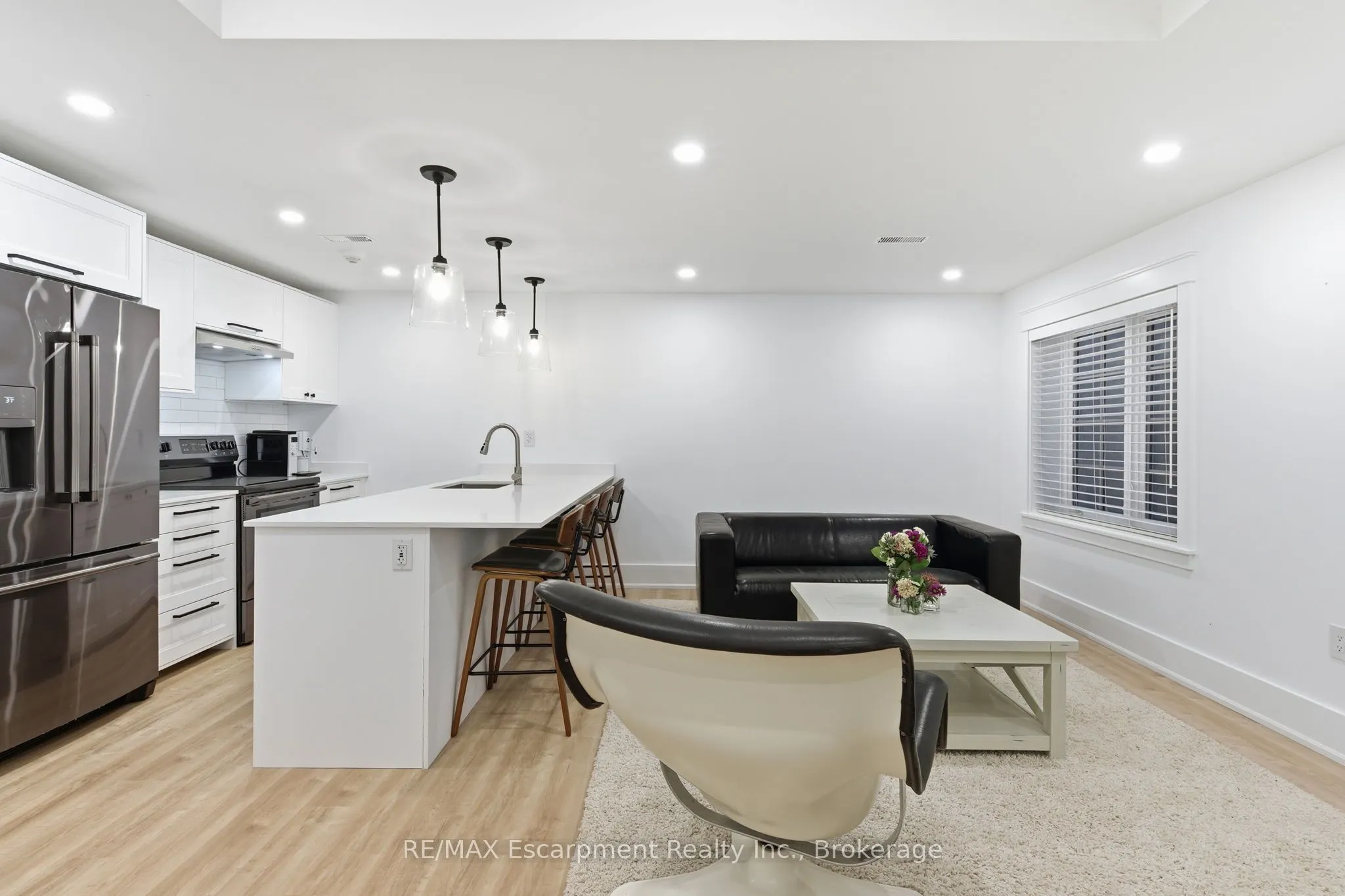 1110 Lakeshore Road W