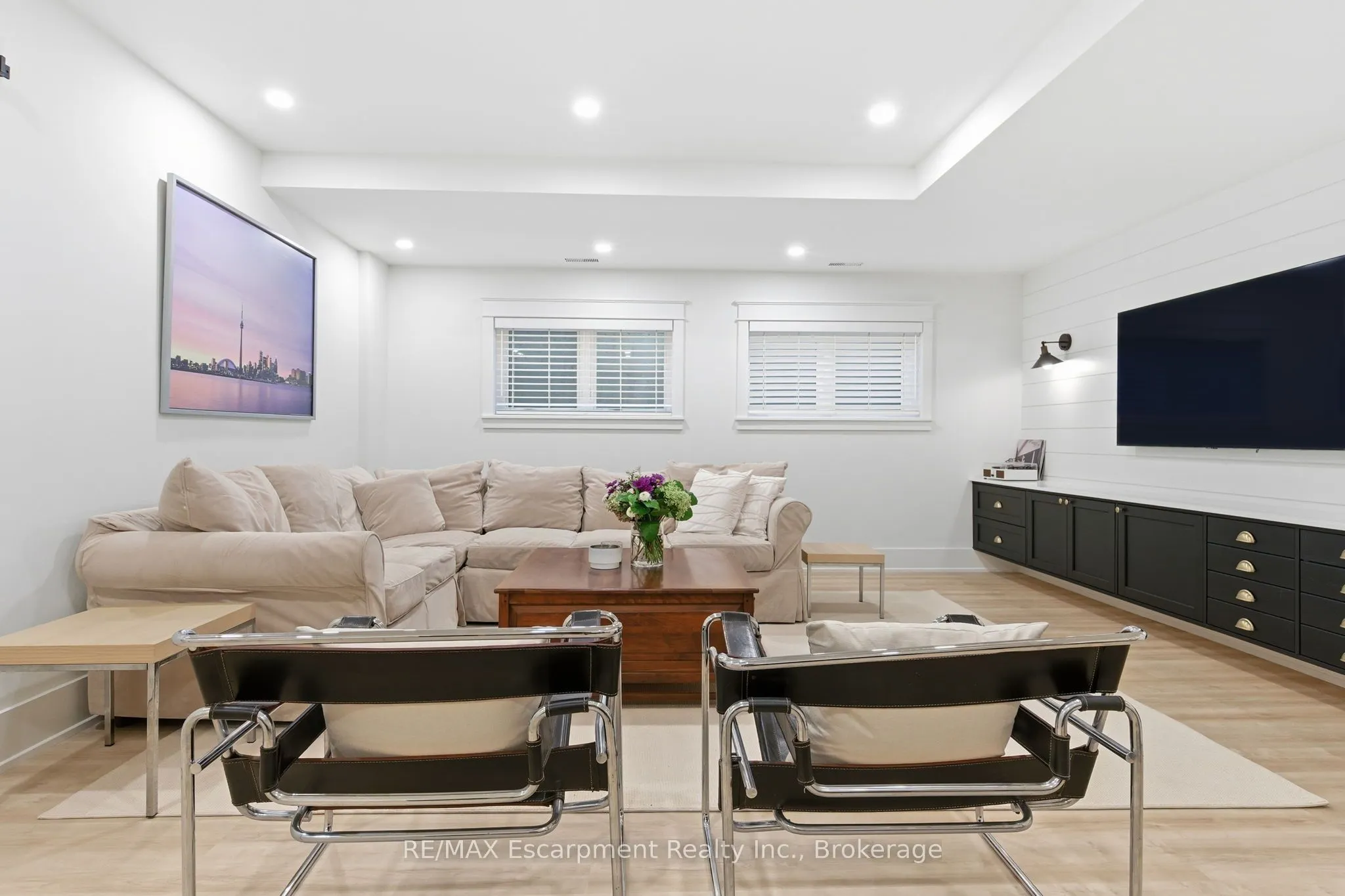 1110 Lakeshore Road W