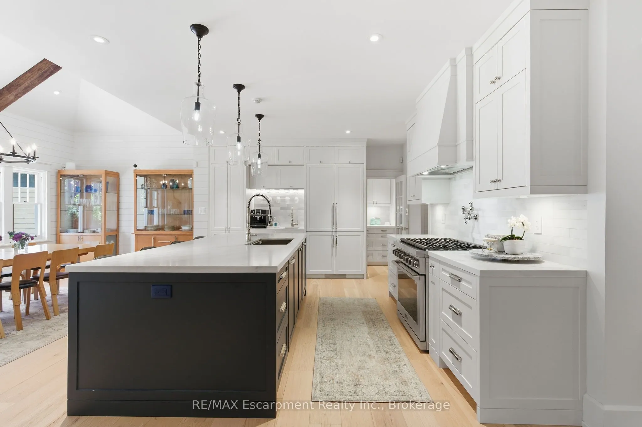 1110 Lakeshore Road W