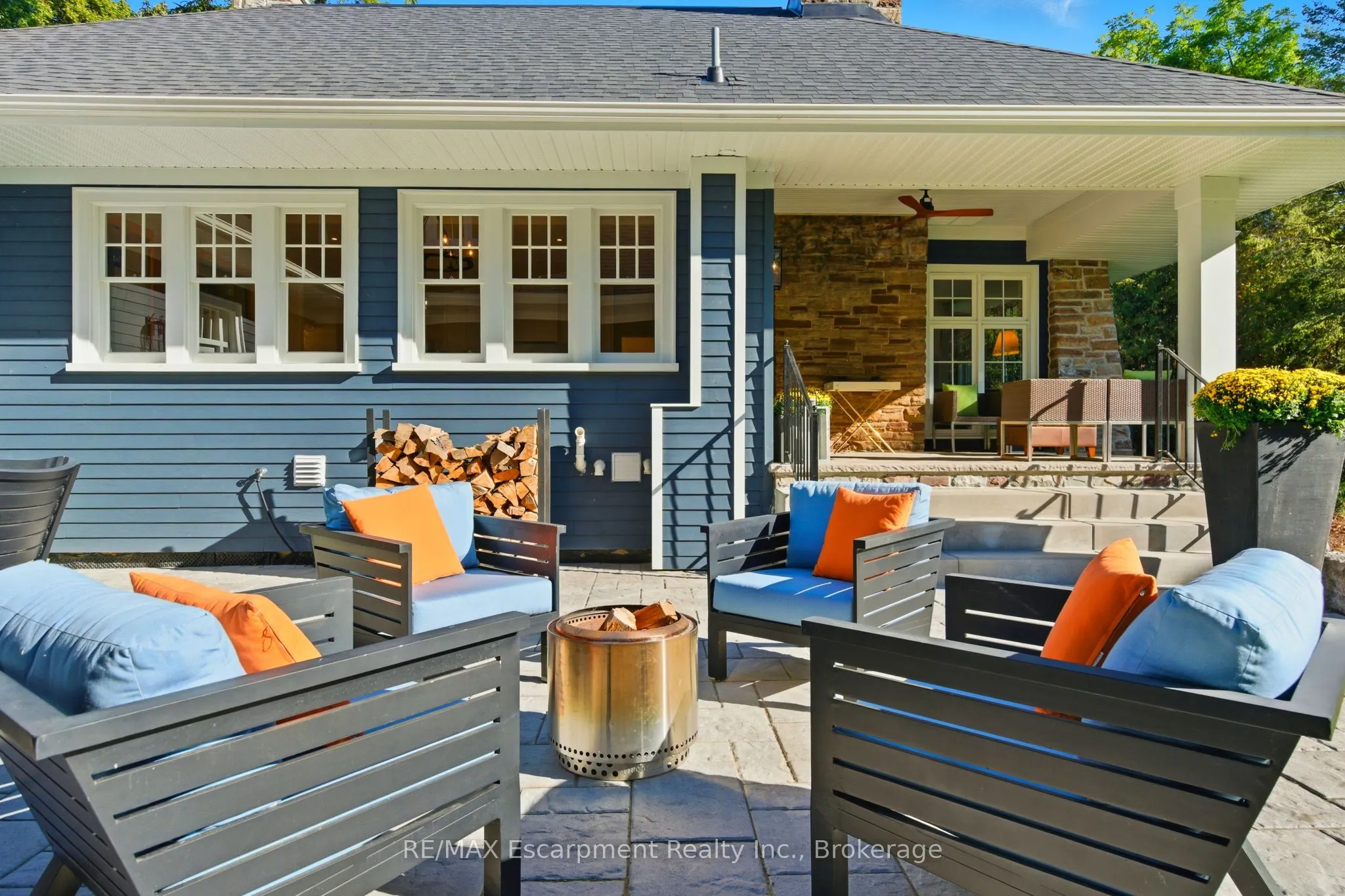 1110 Lakeshore Road W