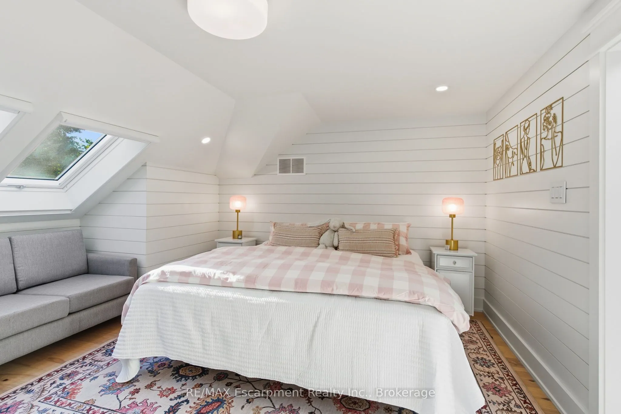 1110 Lakeshore Road W