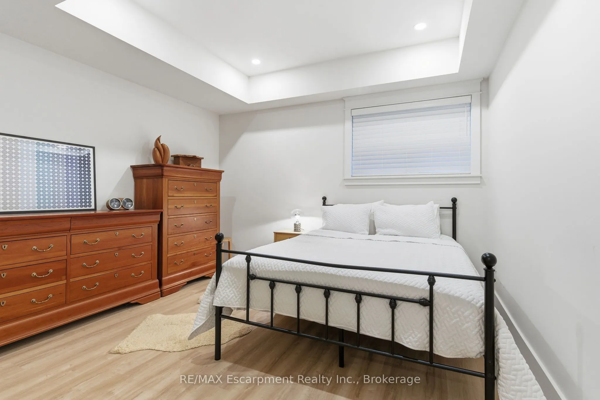 1110 Lakeshore Road W