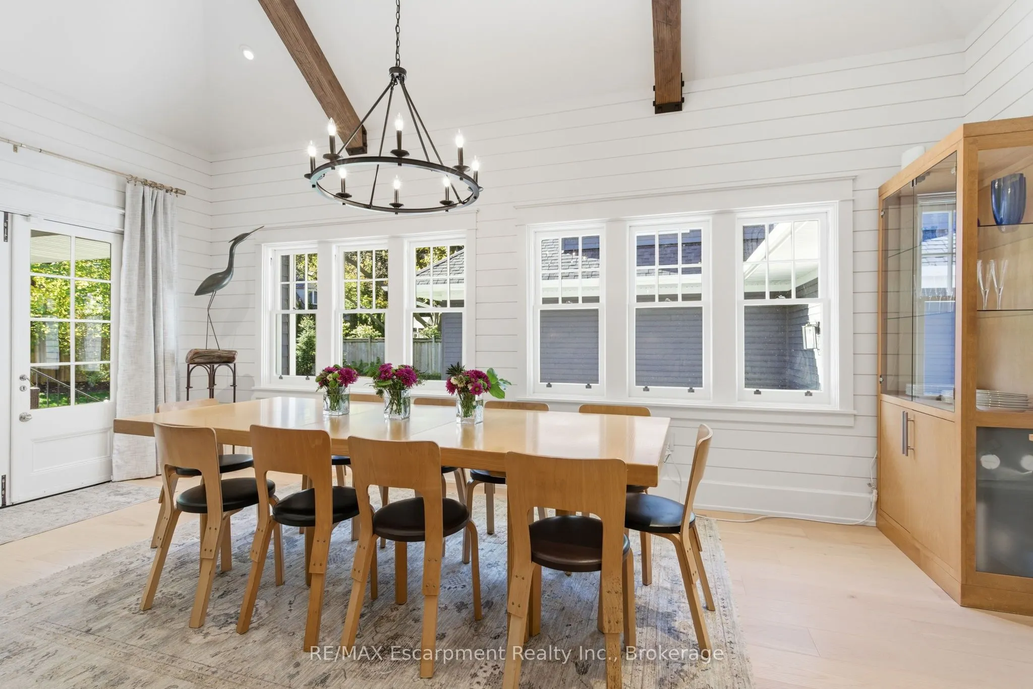 1110 Lakeshore Road W