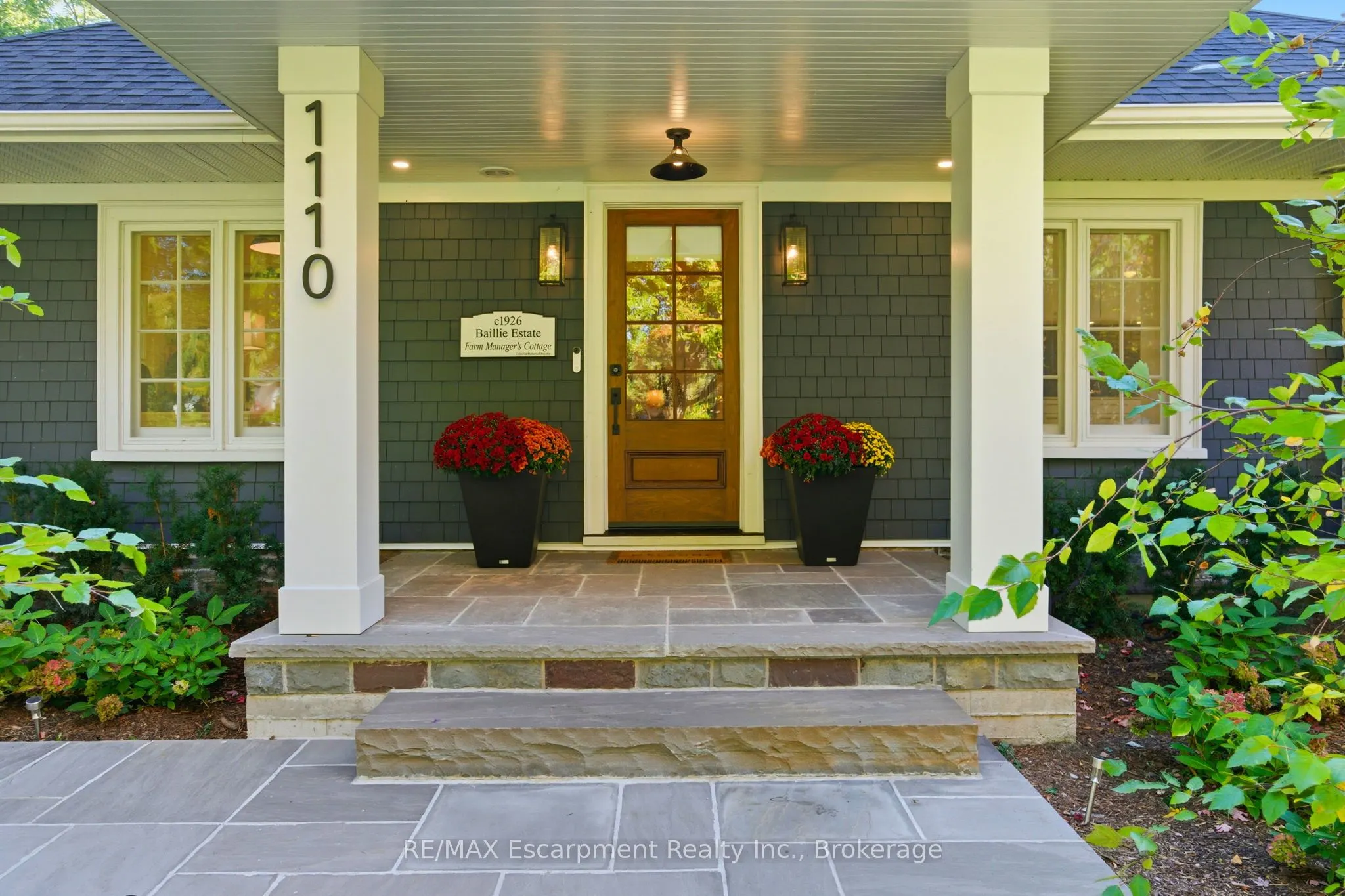 1110 Lakeshore Road W