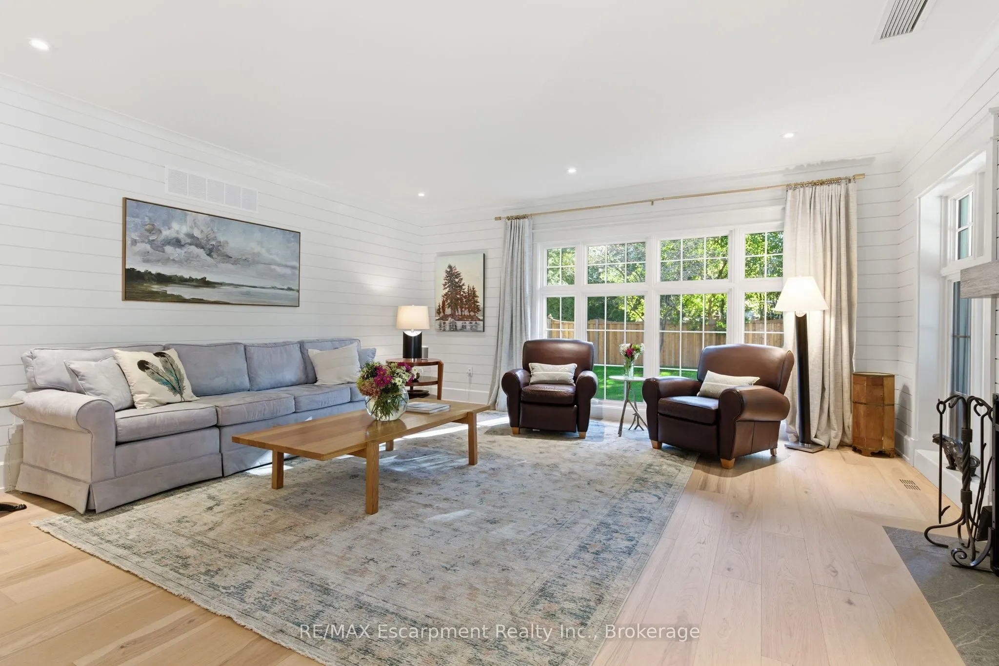 1110 Lakeshore Road W
