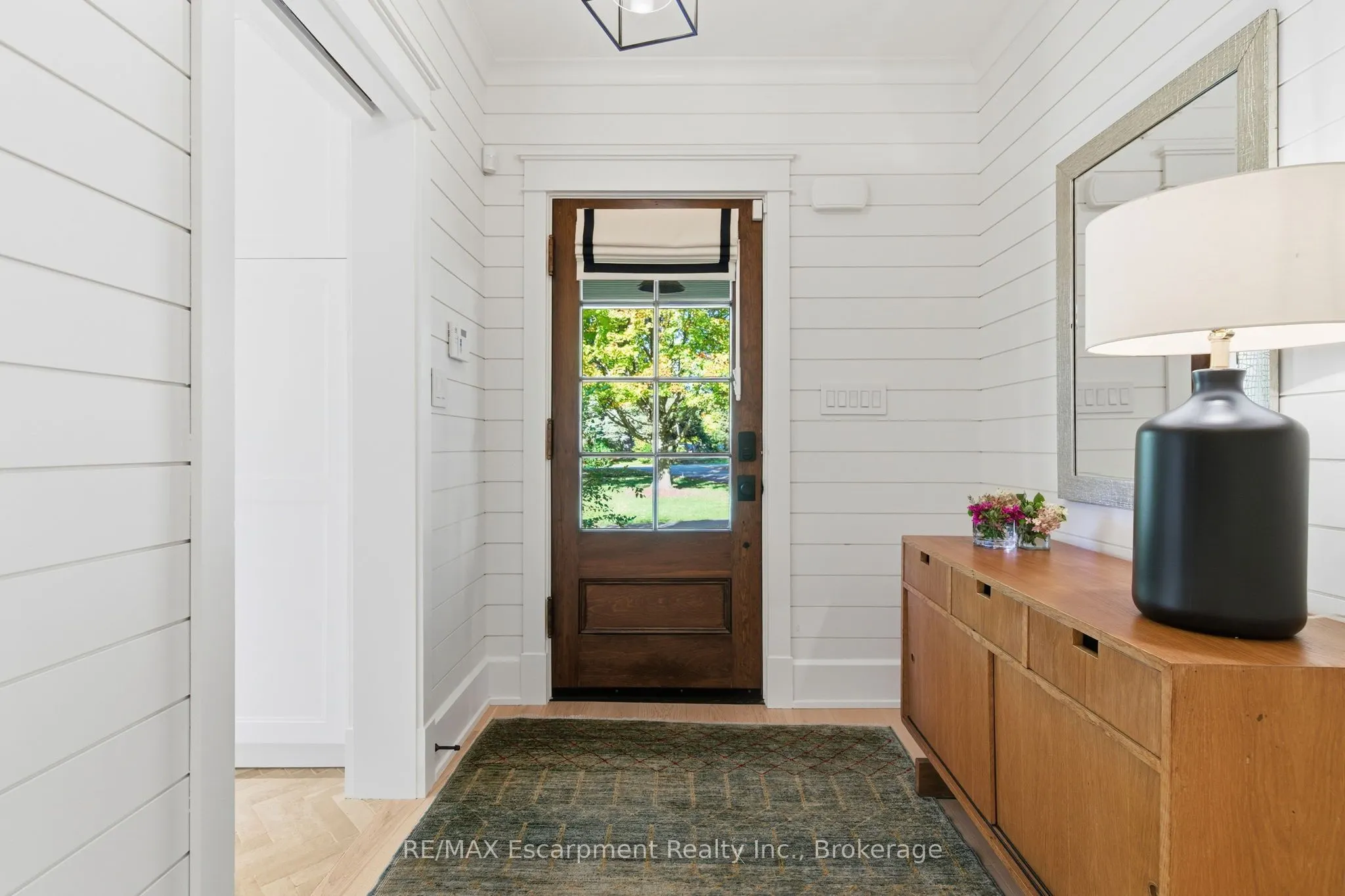 1110 Lakeshore Road W