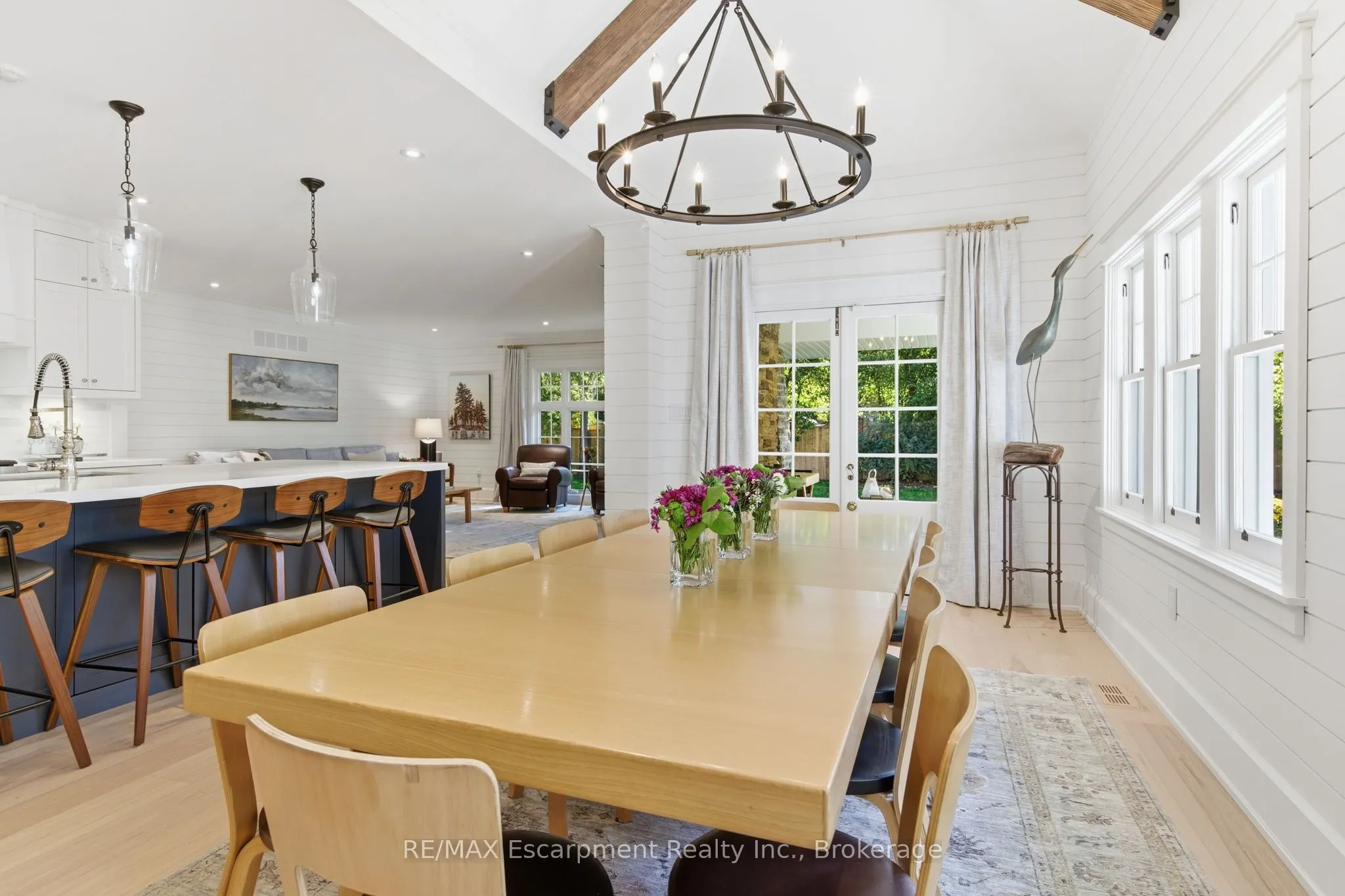 1110 Lakeshore Road W