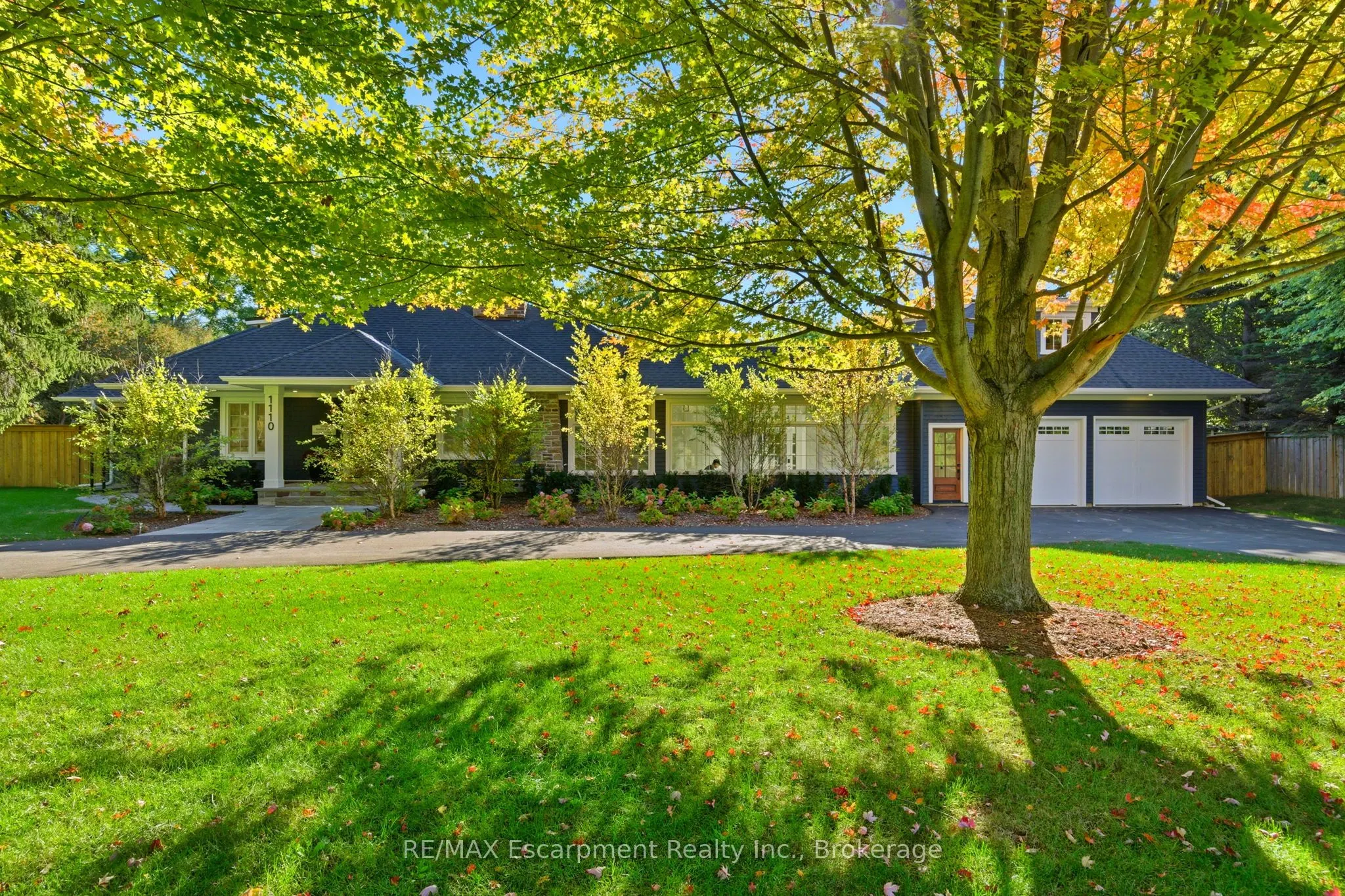 1110 Lakeshore Road W