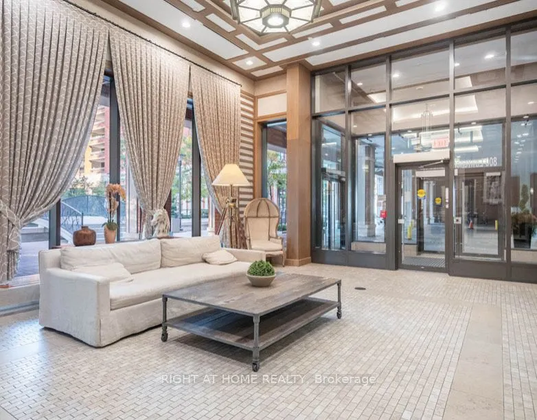 800 Lawrence Avenue, #1822