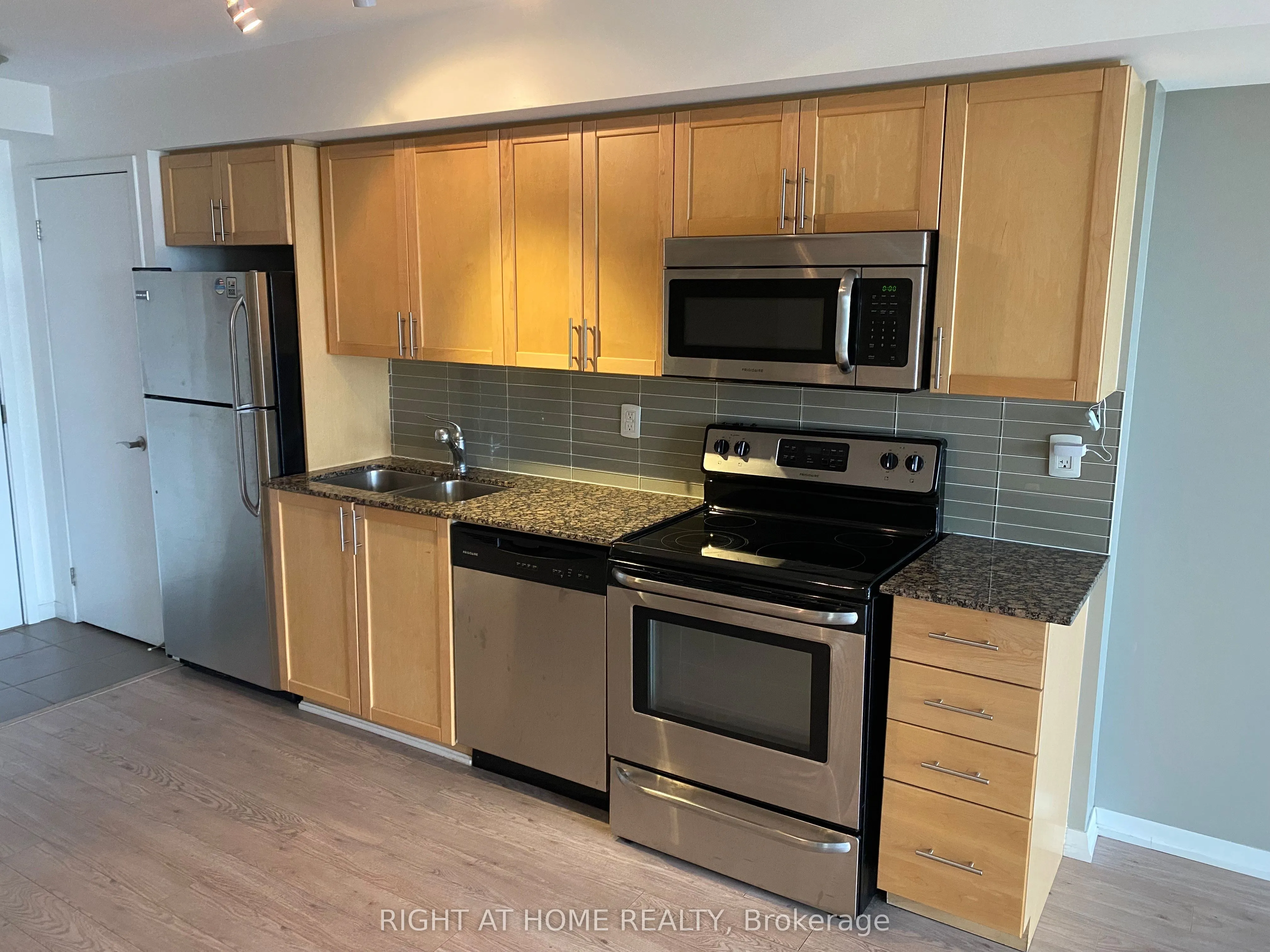 800 Lawrence Avenue, #1822