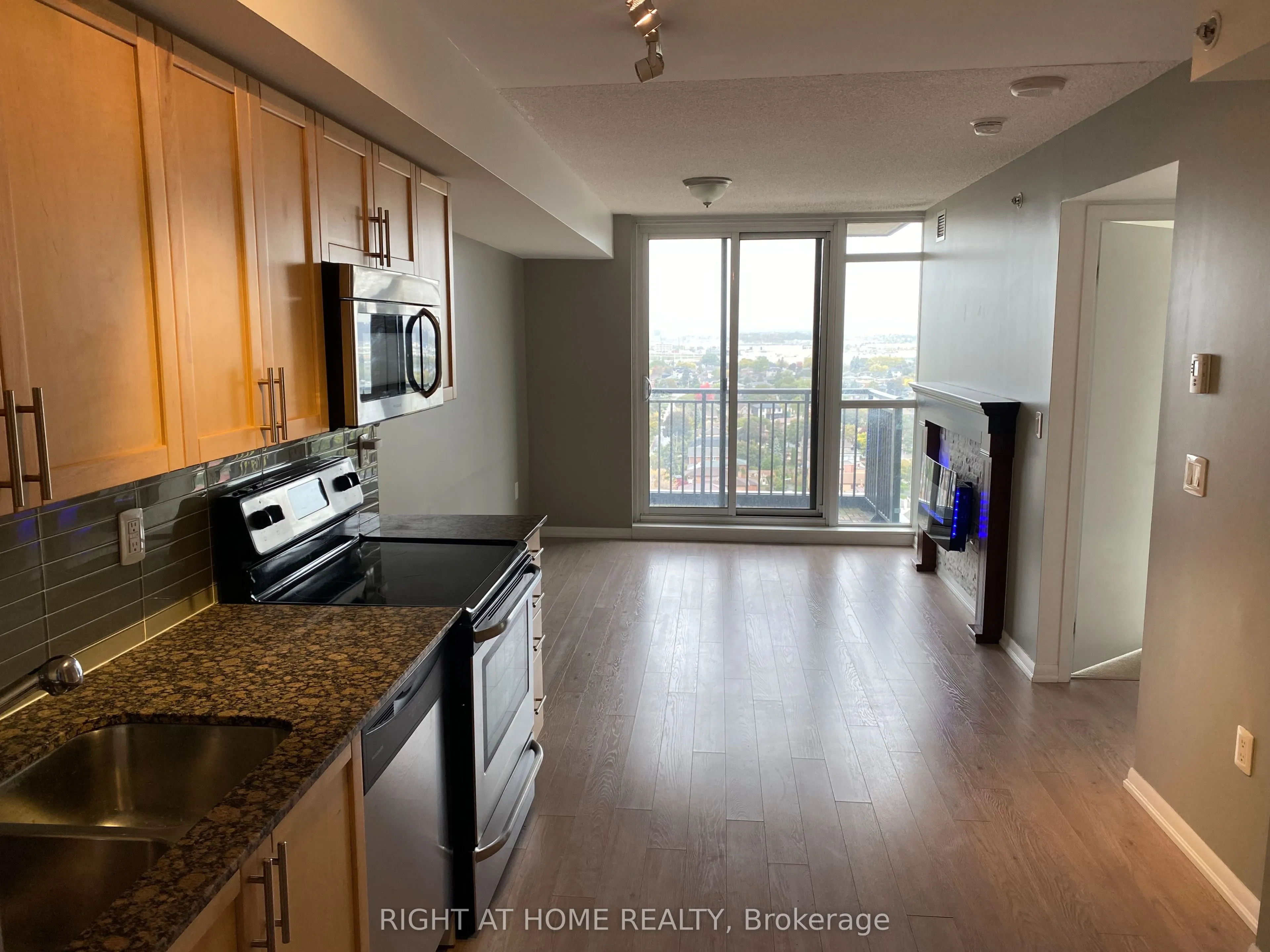 800 Lawrence Avenue, #1822