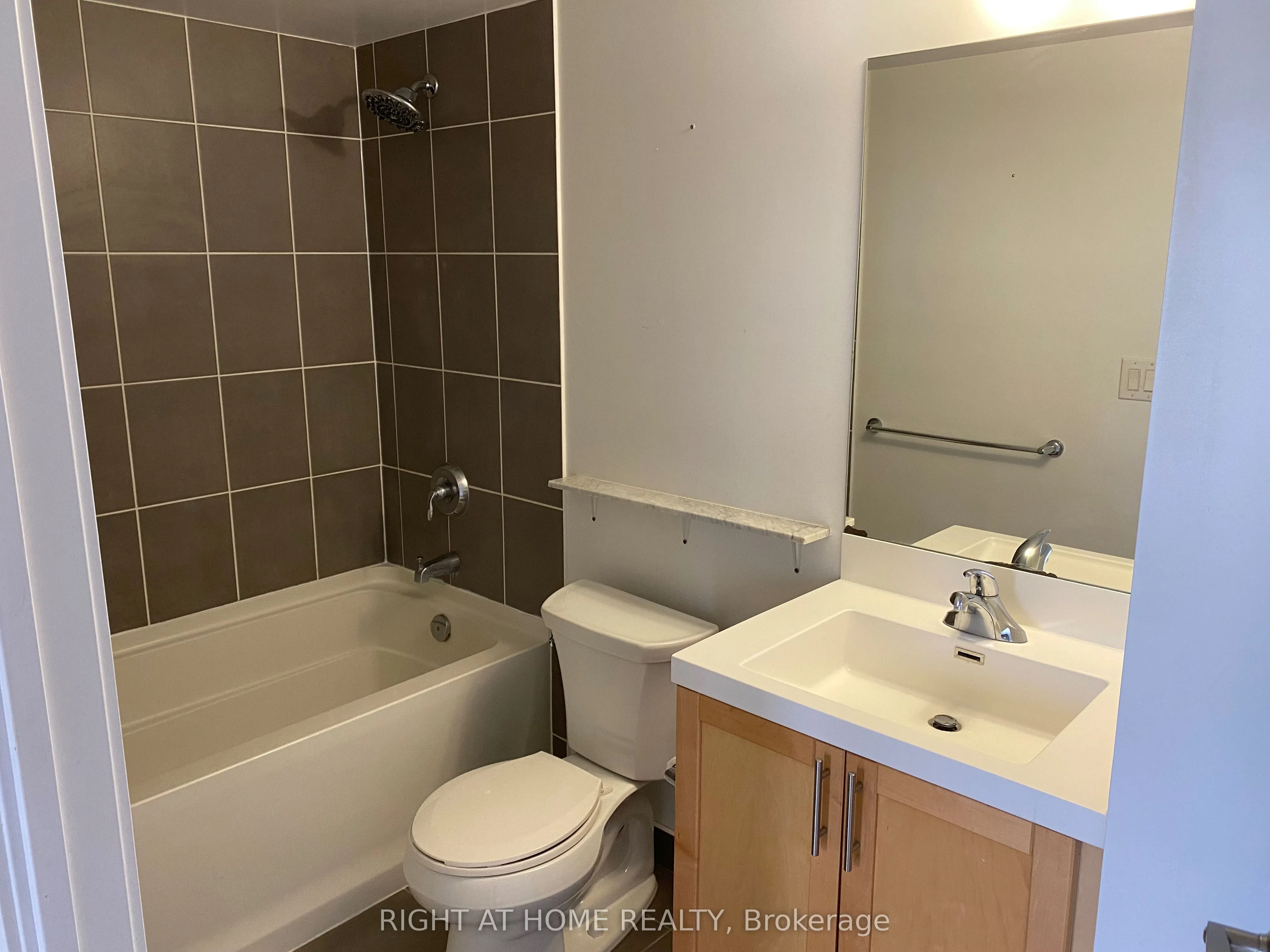 800 Lawrence Avenue, #1822