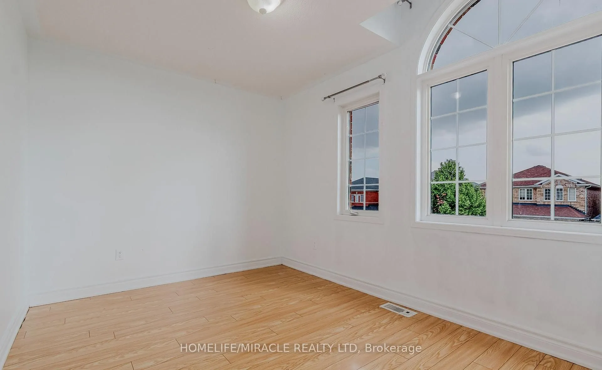 27 Silver Egret Road