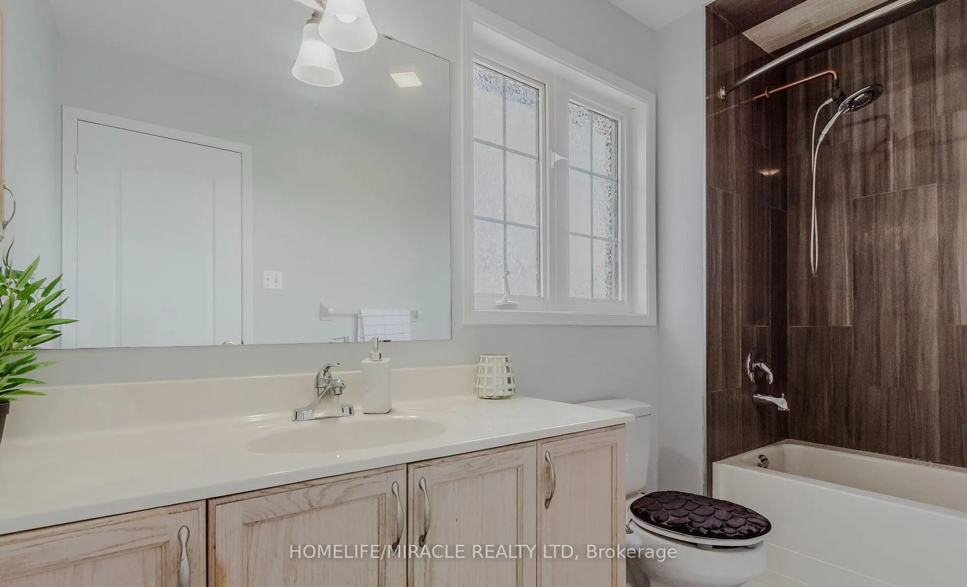 27 Silver Egret Road