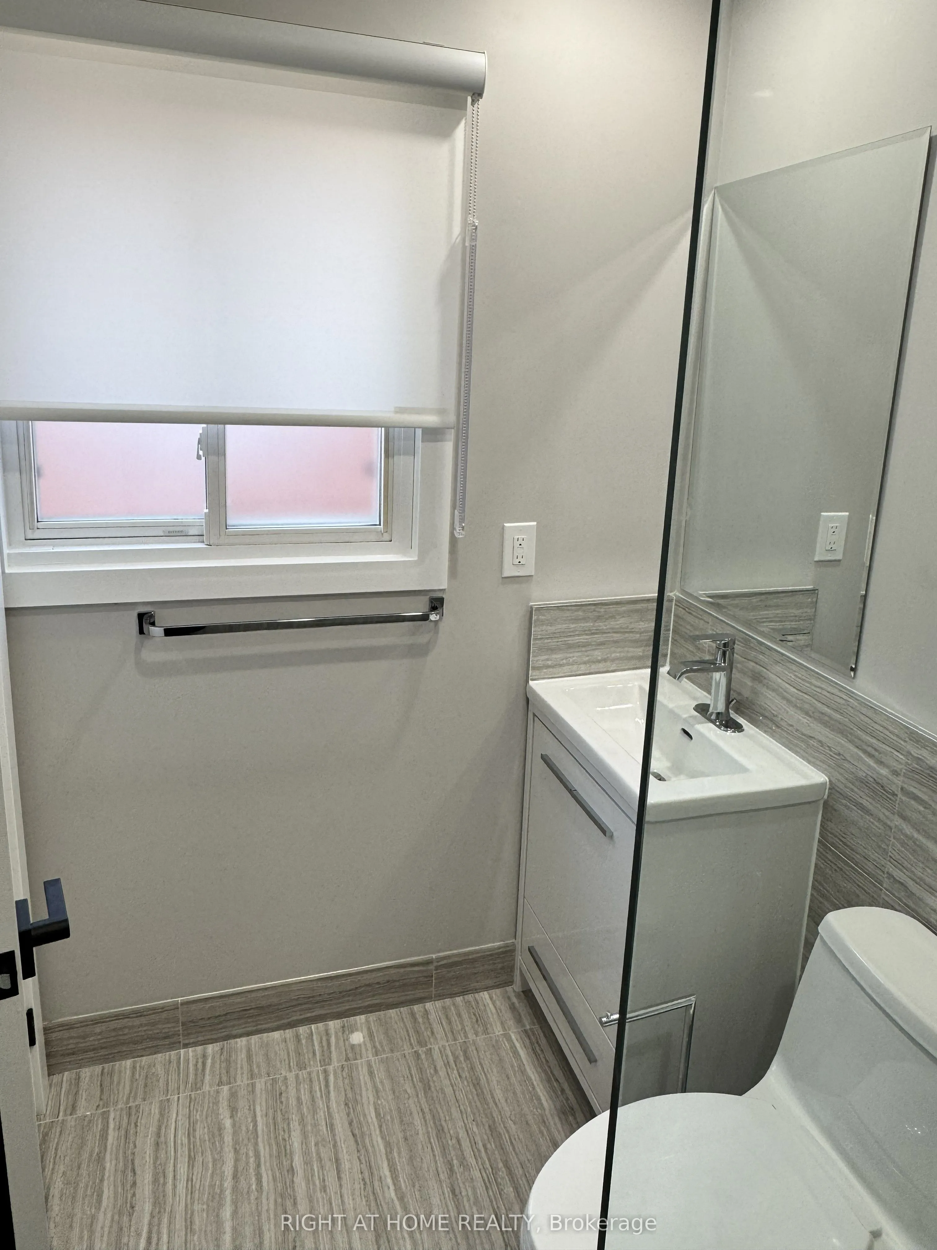 4425 Curia Crescent, #Upper