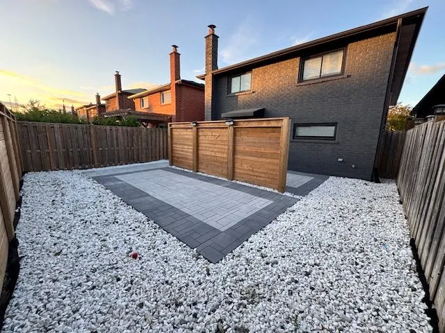 4425 Curia Crescent, #Upper