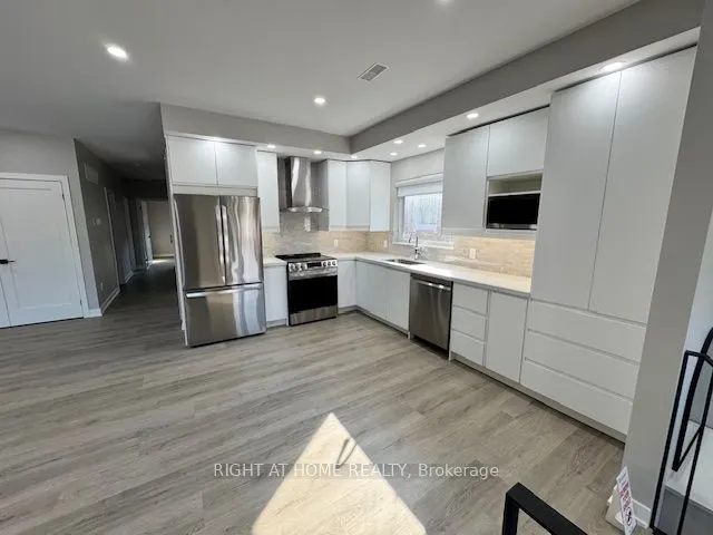 4425 Curia Crescent, #Upper