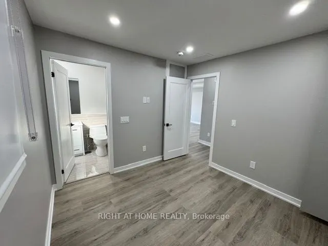 4425 Curia Crescent, #Upper
