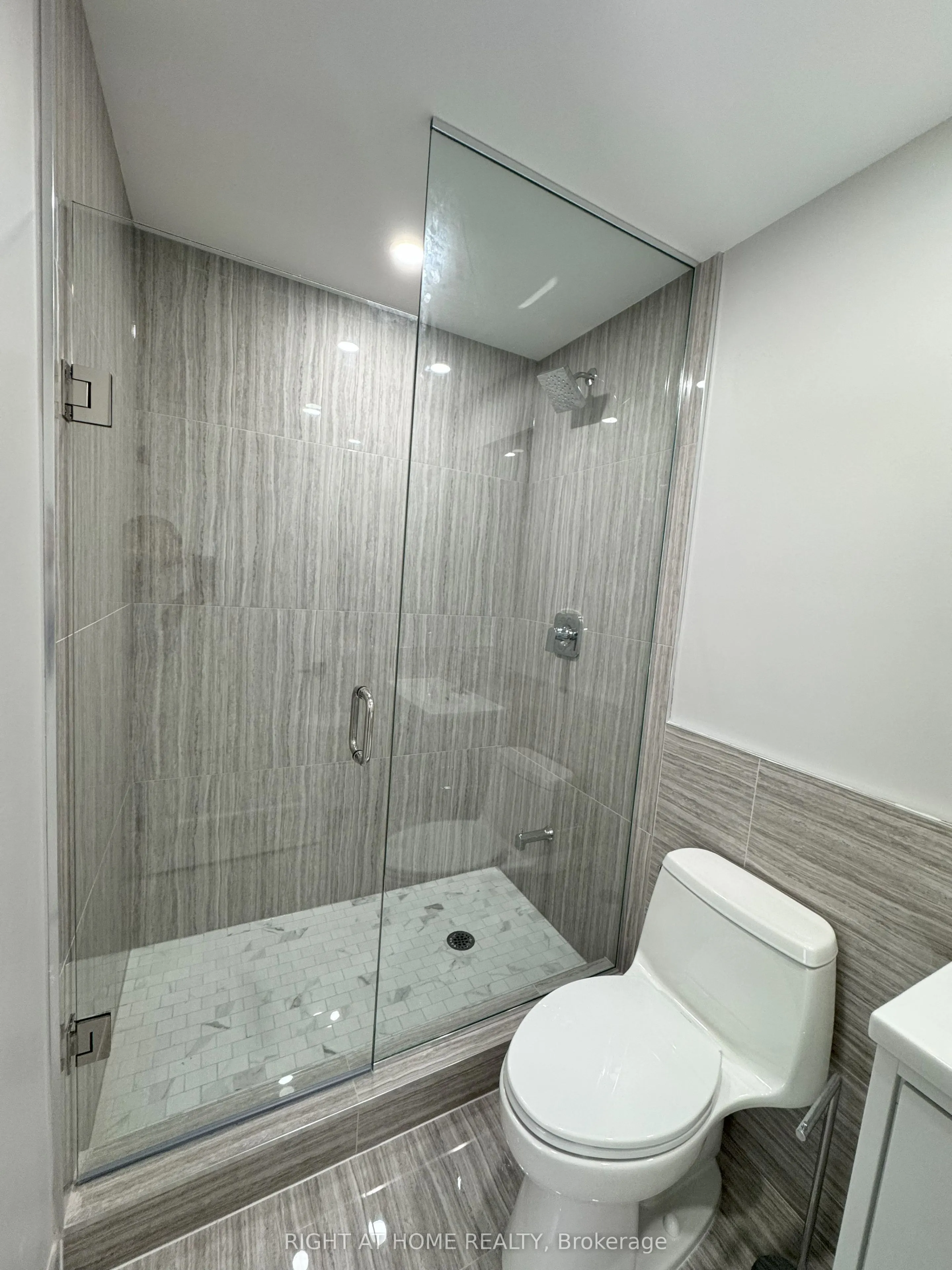 4425 Curia Crescent, #Lower