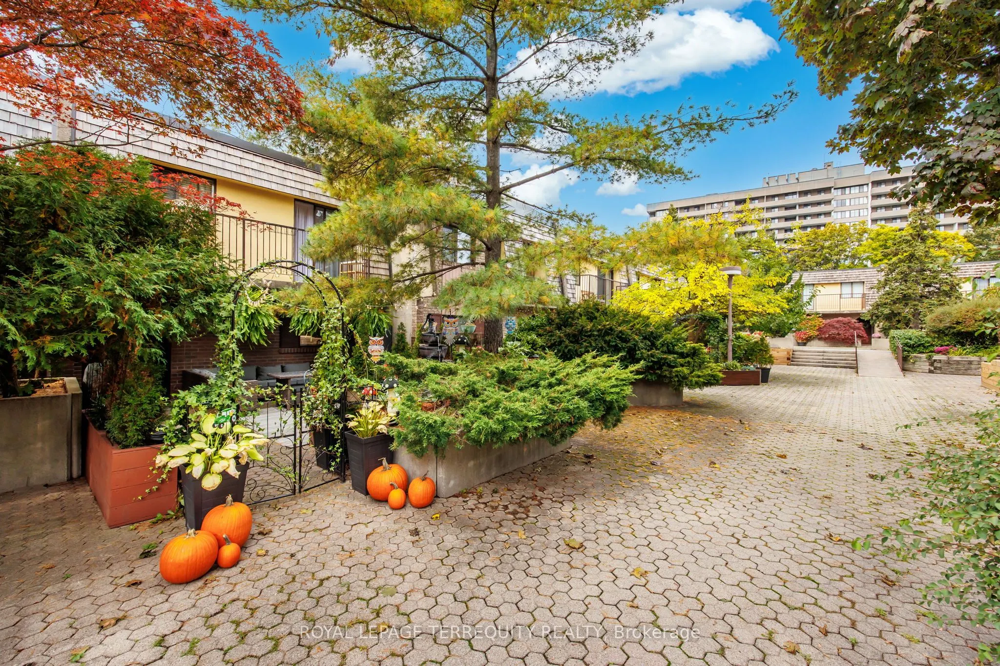 1250 Mississauga Valley Boulevard, #77