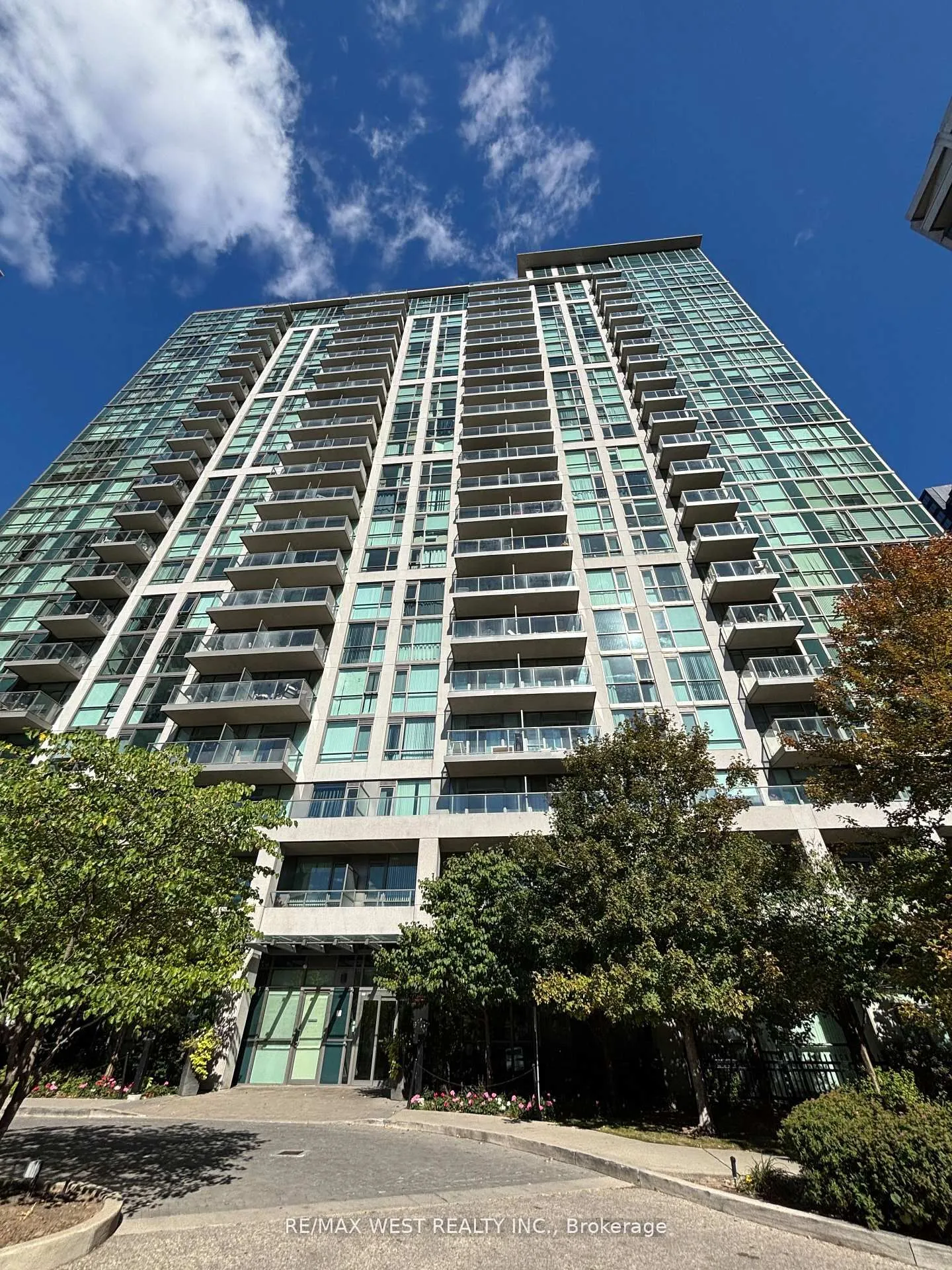 339 Rathburn Road W, #701