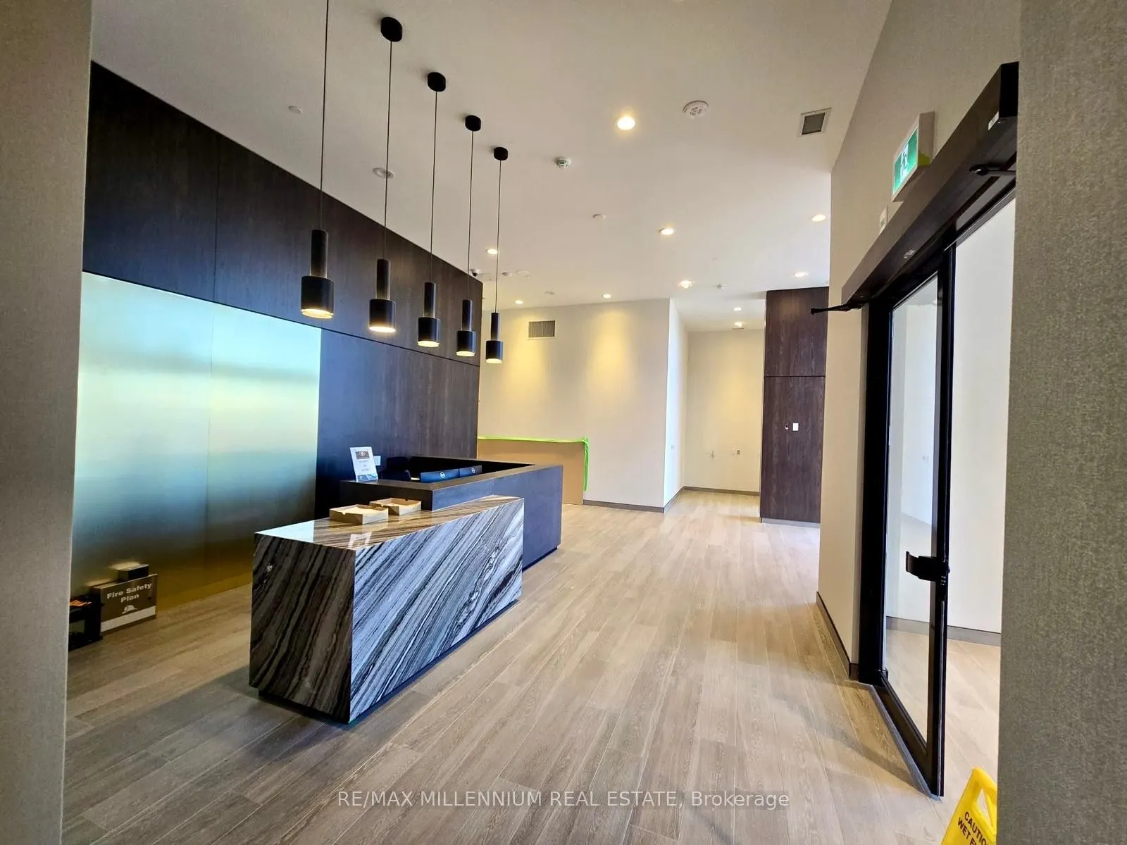 8010 Derry Road, #1806