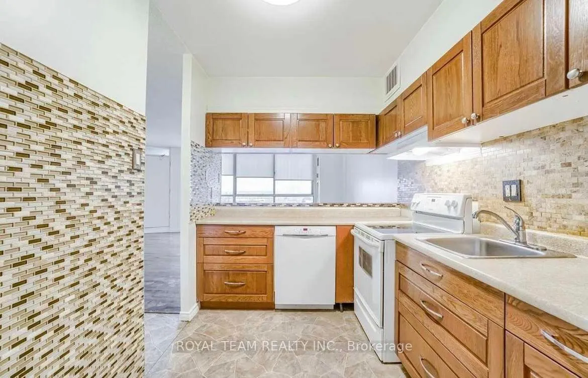 10 Martha Eaton Way, #1001