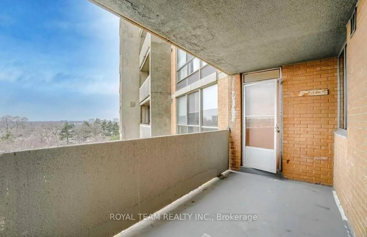 10 Martha Eaton Way, #1001