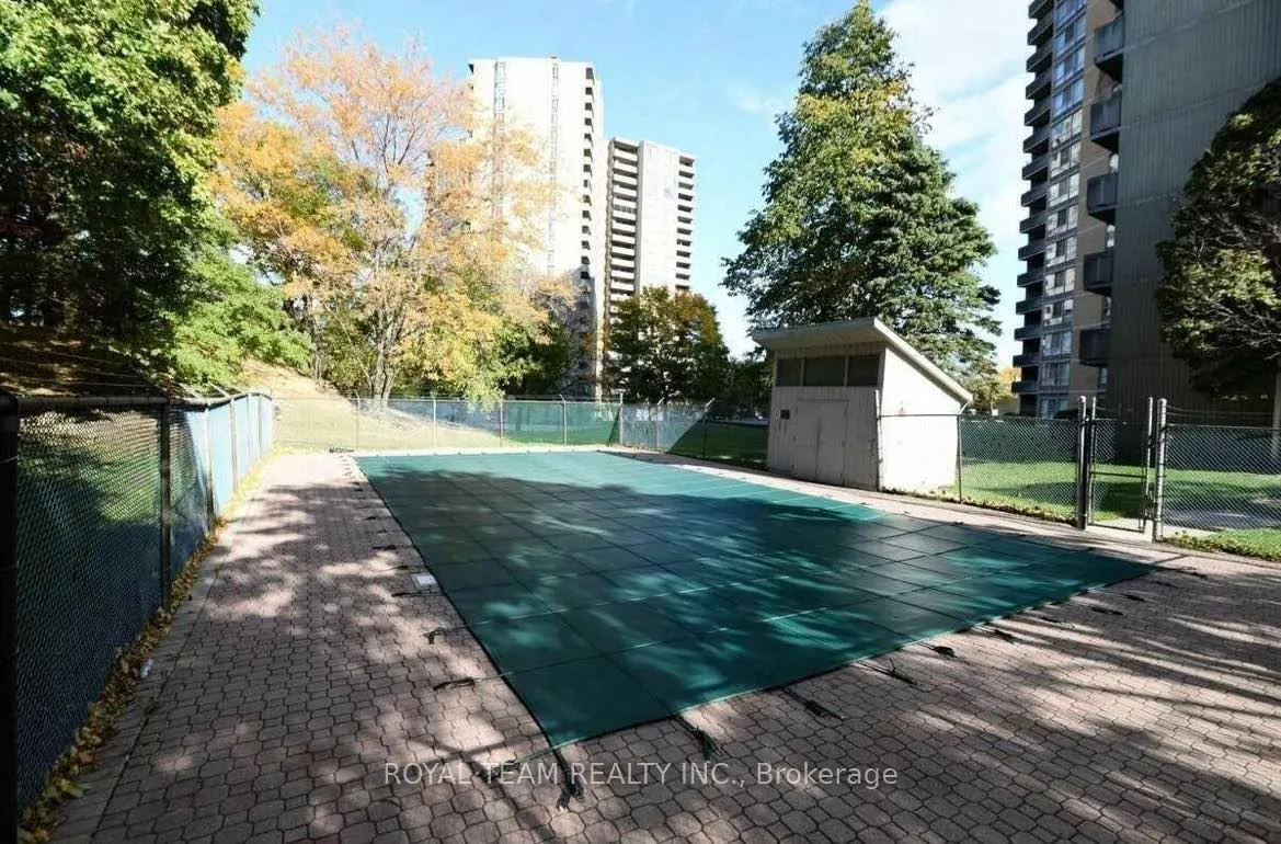 10 Martha Eaton Way, #1001