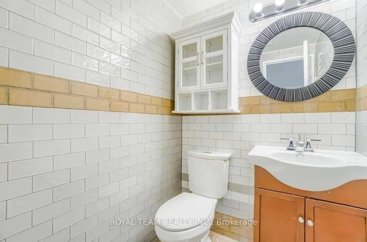 10 Martha Eaton Way, #1001