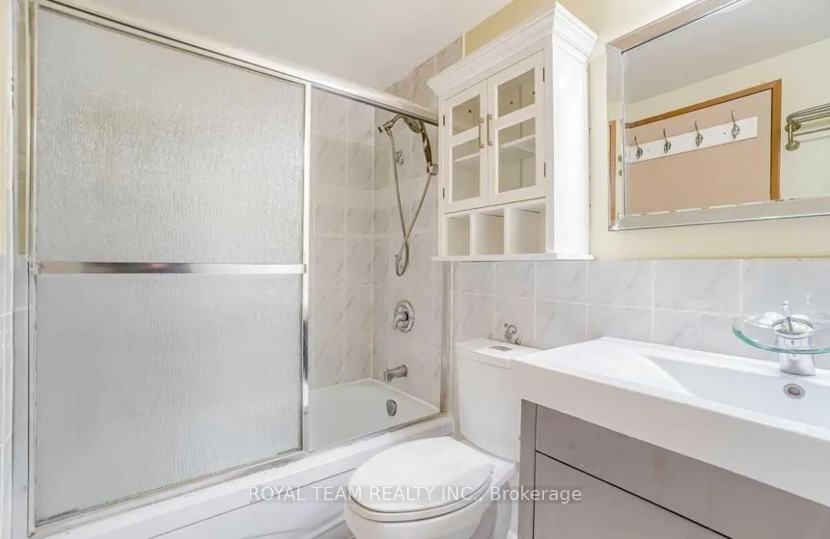 10 Martha Eaton Way, #1001