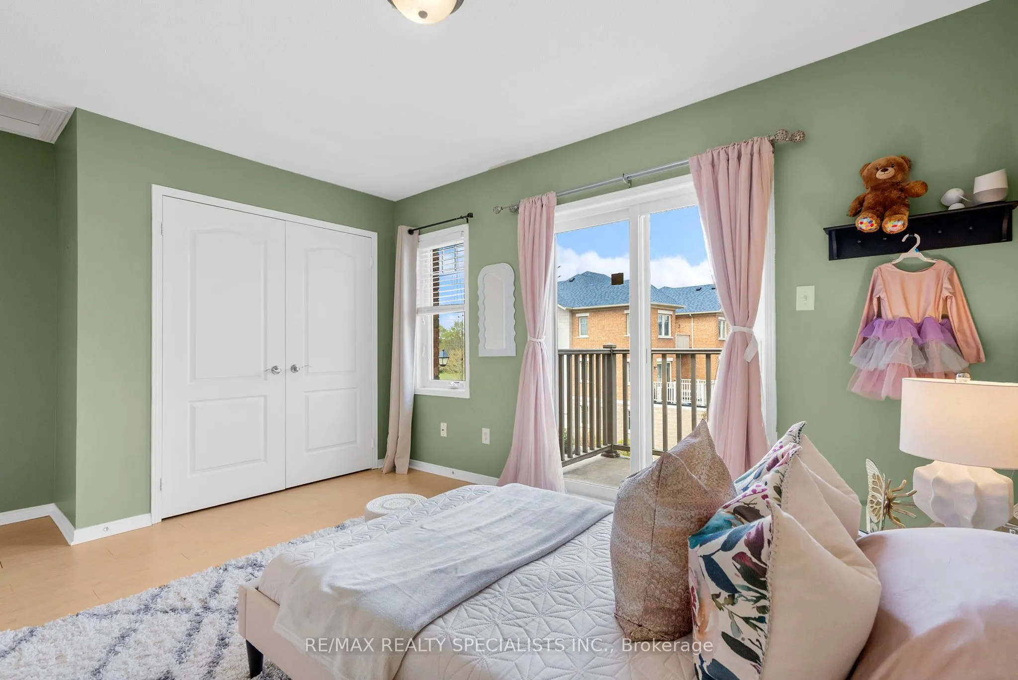 3985 Eglinton Avenue W, #19