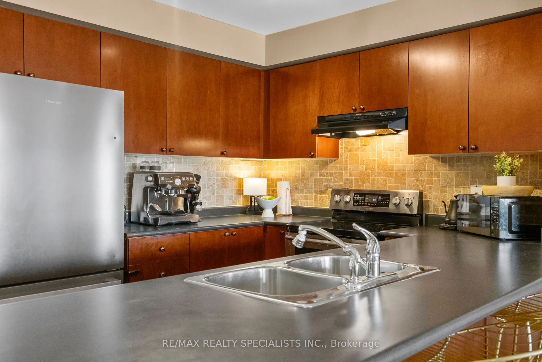 3985 Eglinton Avenue W, #19