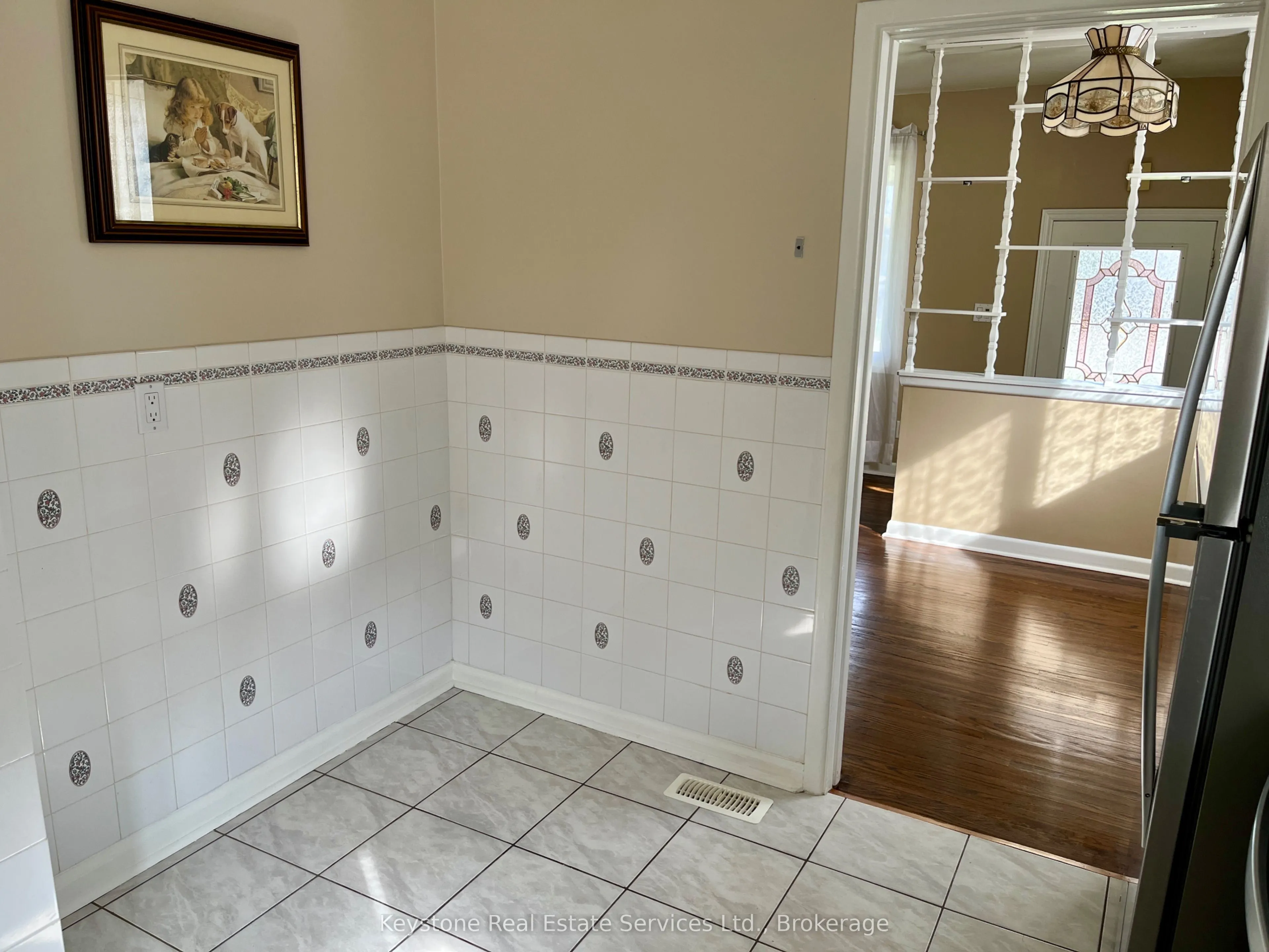 426 Seabourne Drive S, #Main Floor