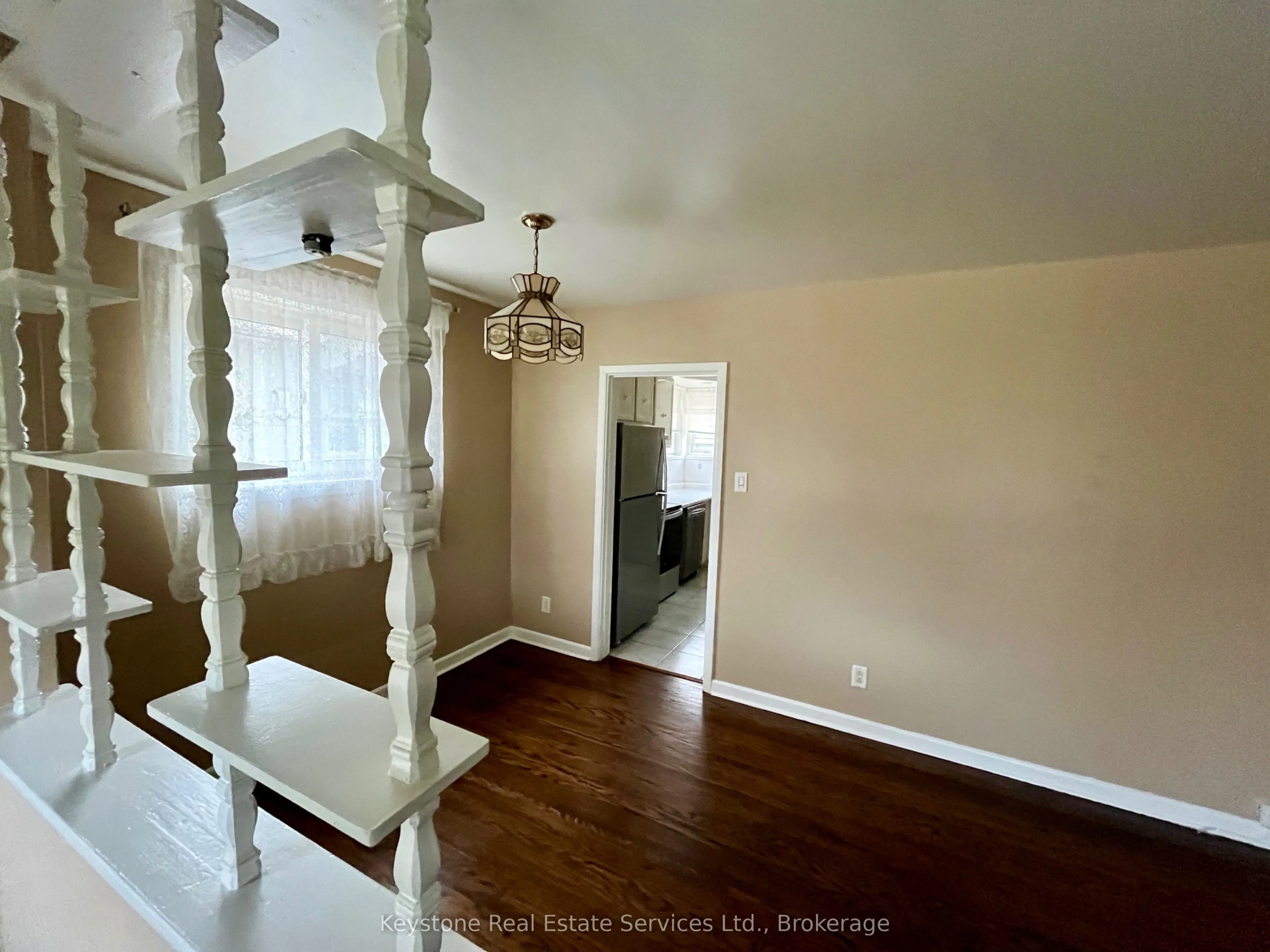 426 Seabourne Drive S, #Main Floor