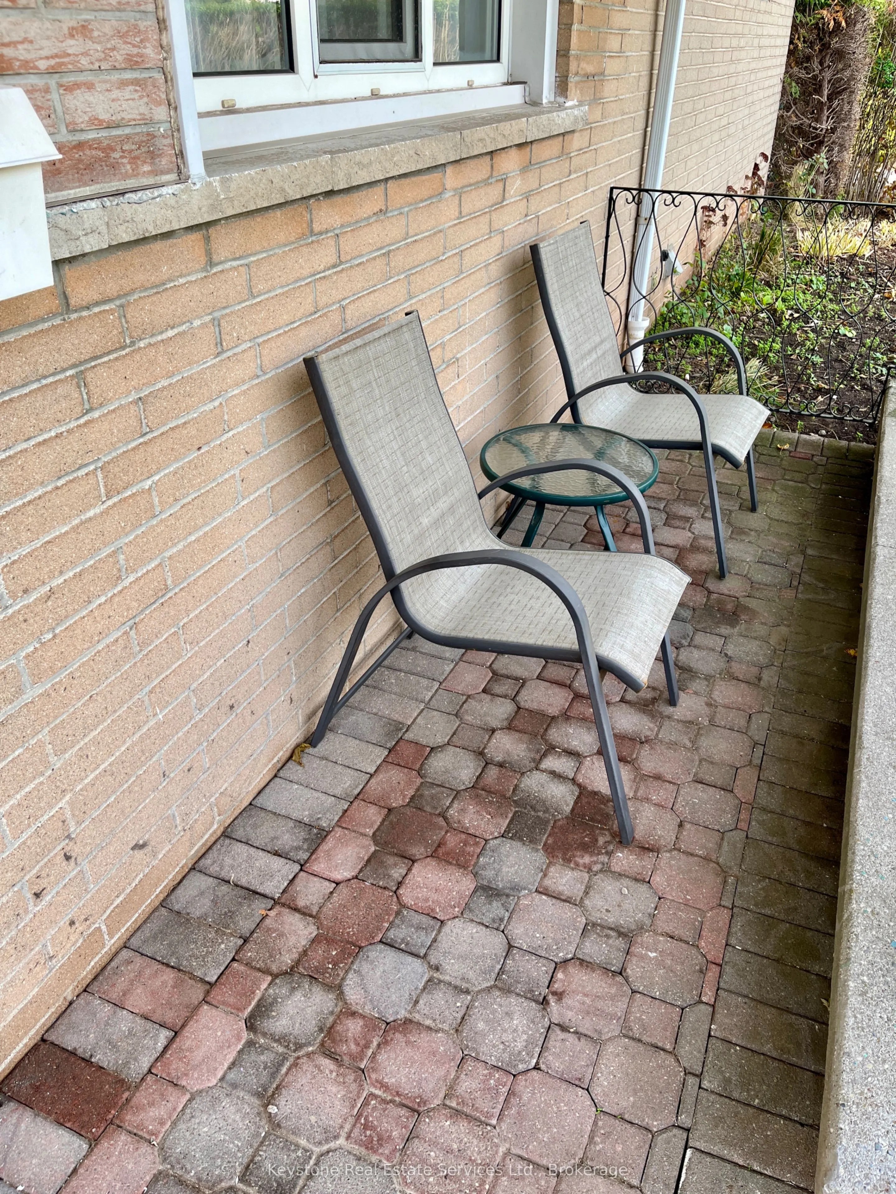 426 Seabourne Drive S, #Main Floor