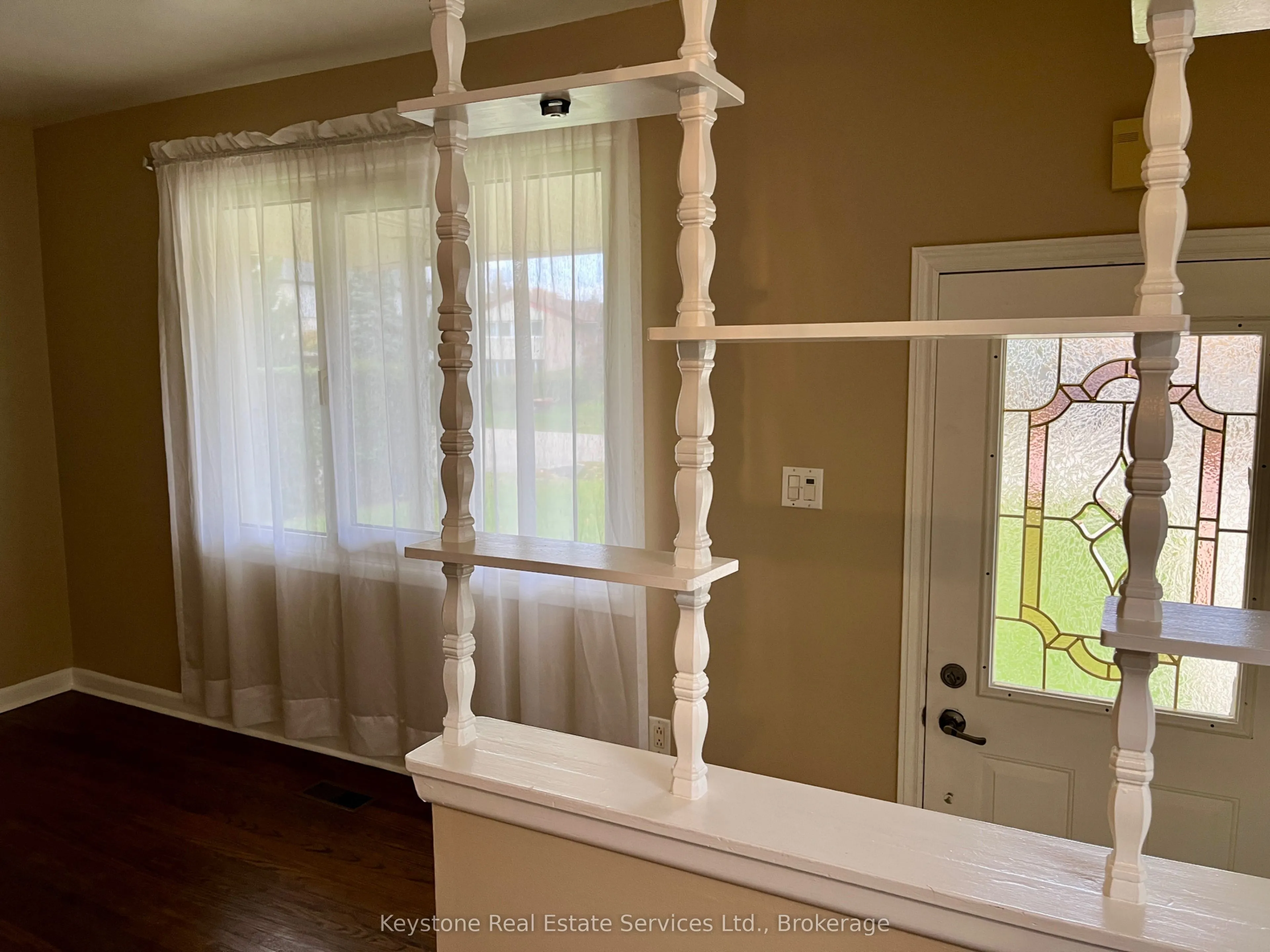 426 Seabourne Drive S, #Main Floor