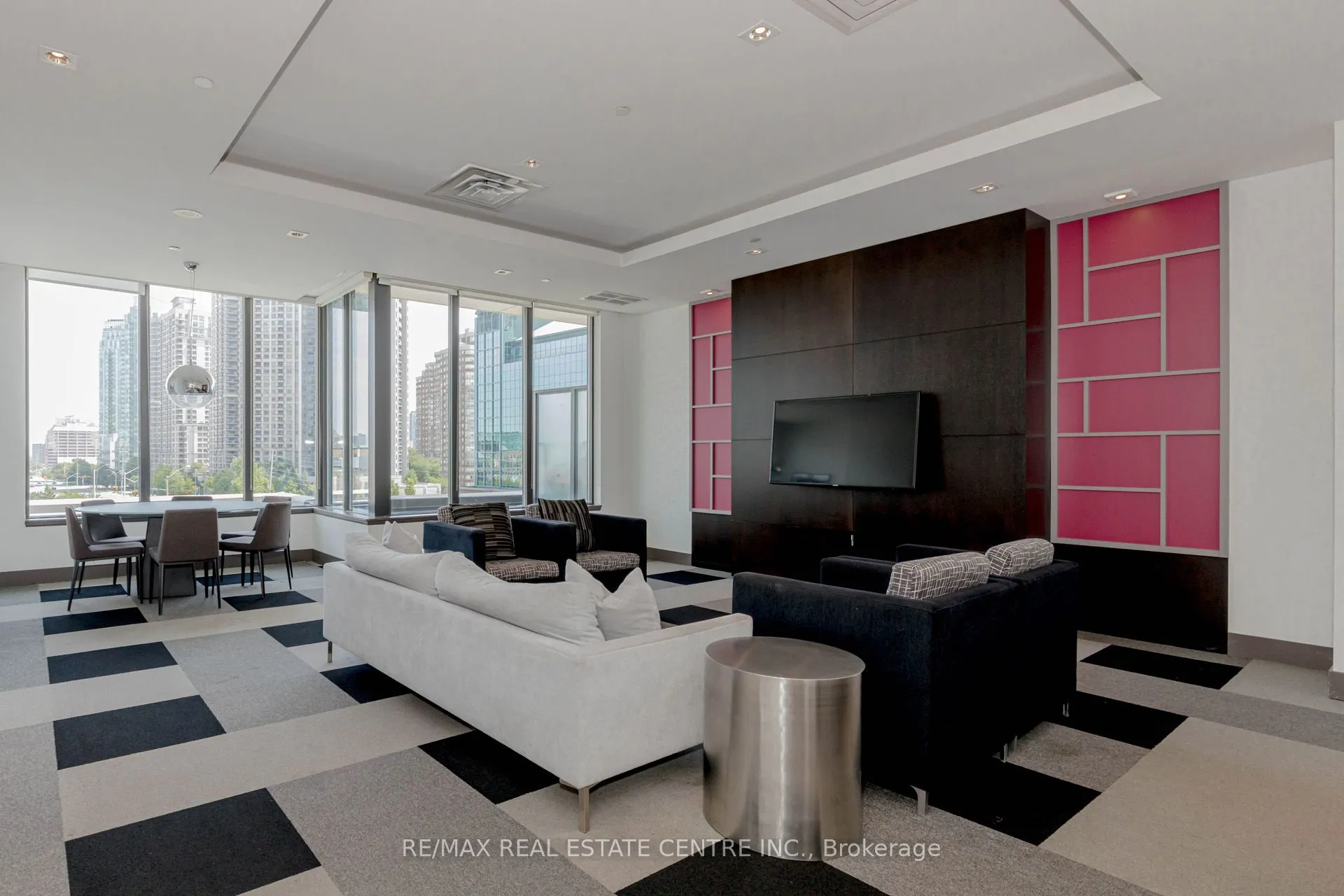 510 Curran Place, #3402