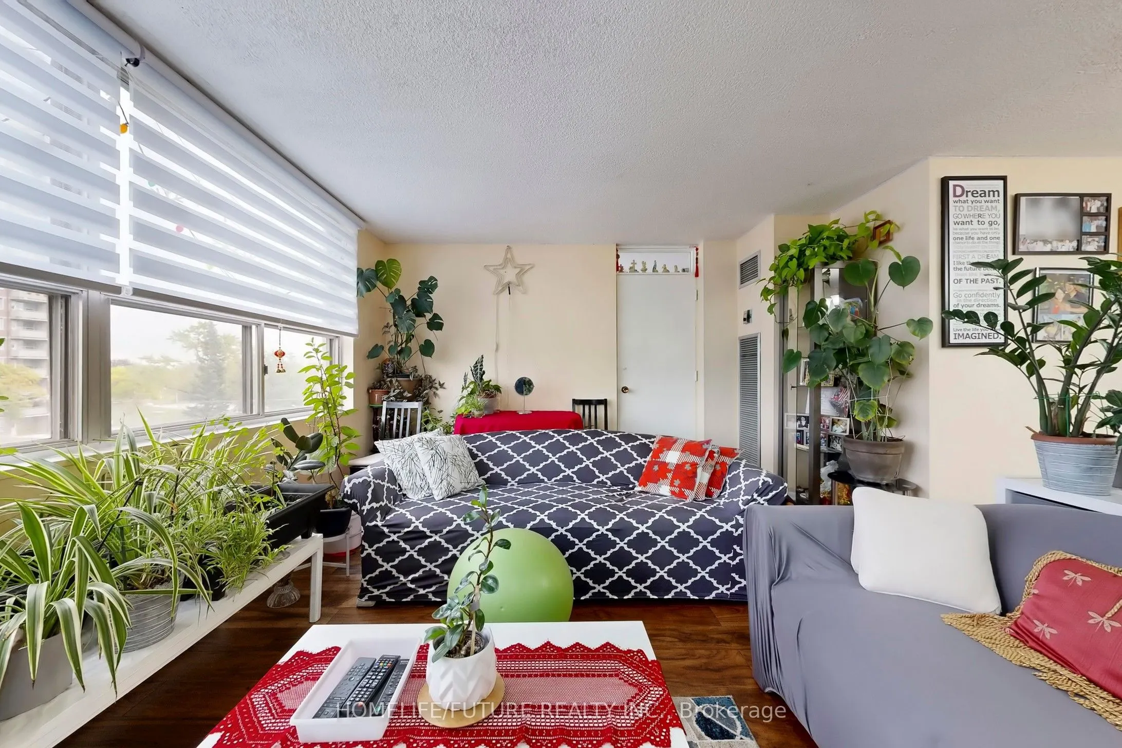 10 Tobermory Drive, #409