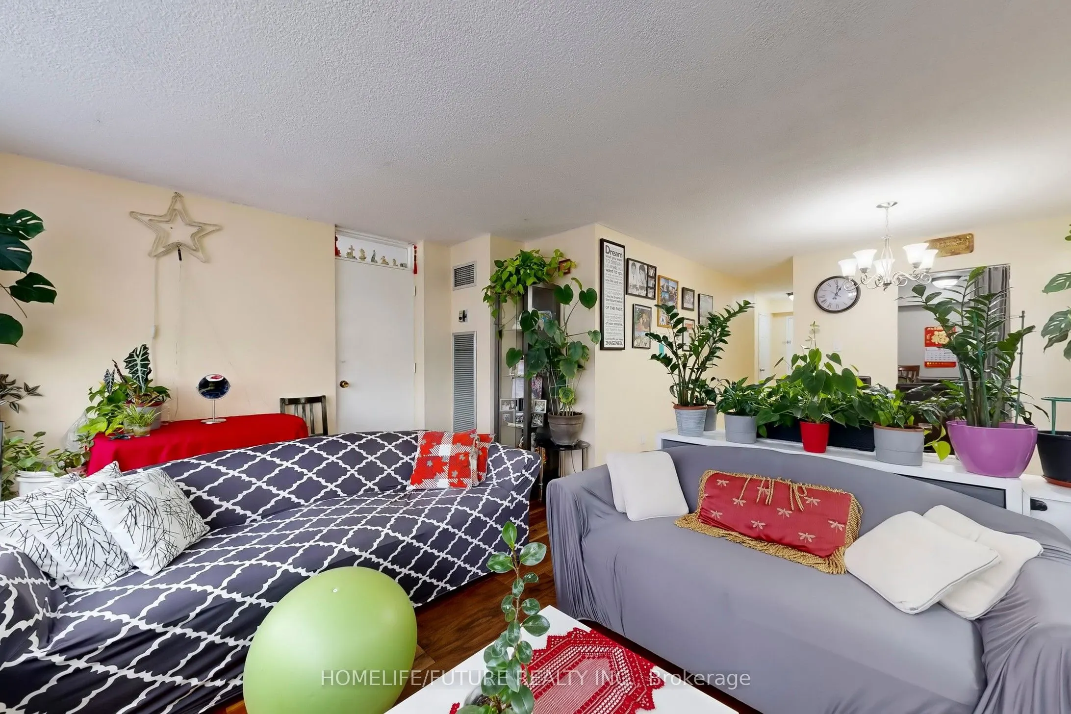 10 Tobermory Drive, #409