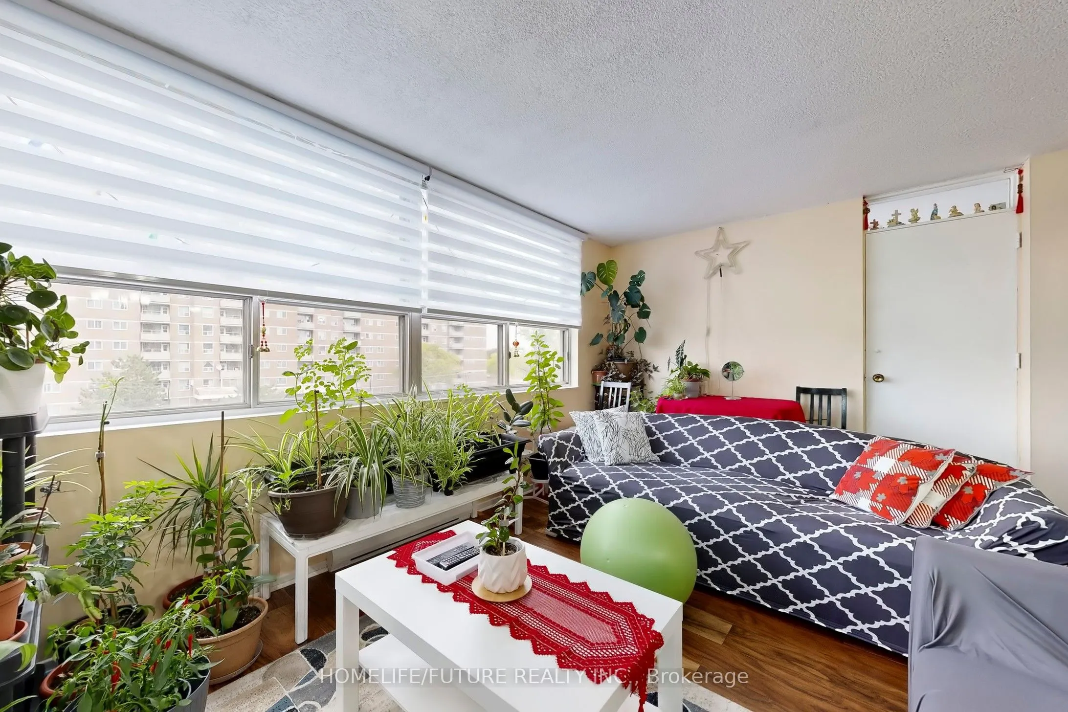 10 Tobermory Drive, #409