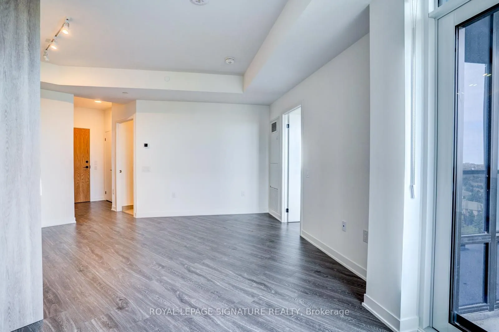 2495 Eglinton Avenue, #1001