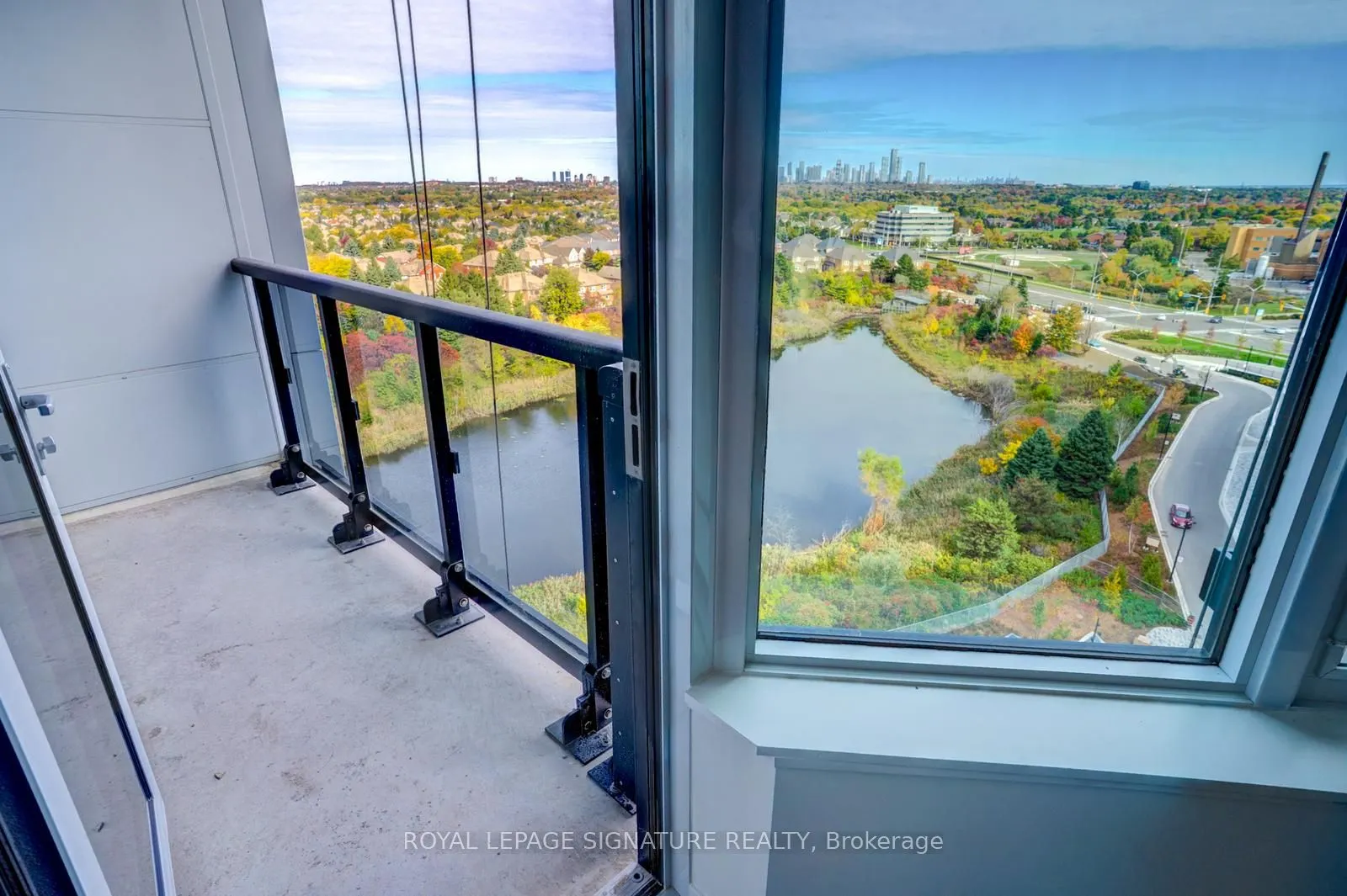 2495 Eglinton Avenue, #1001