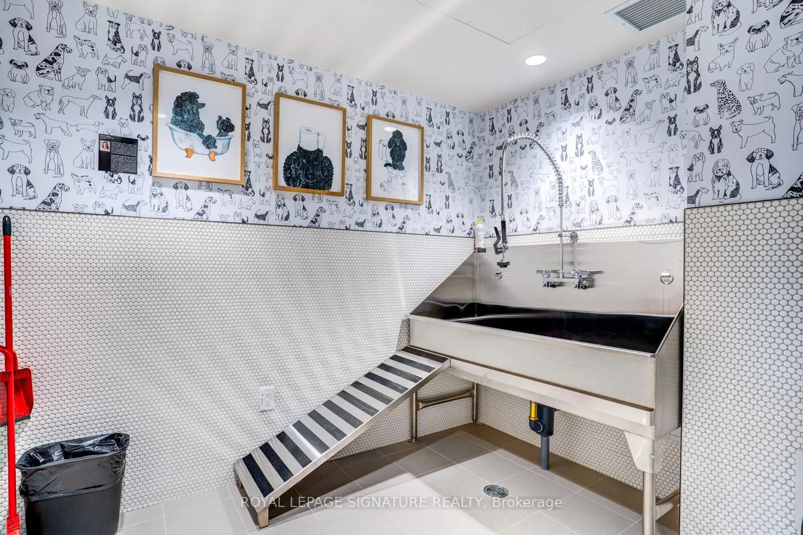 2495 Eglinton Avenue, #1001