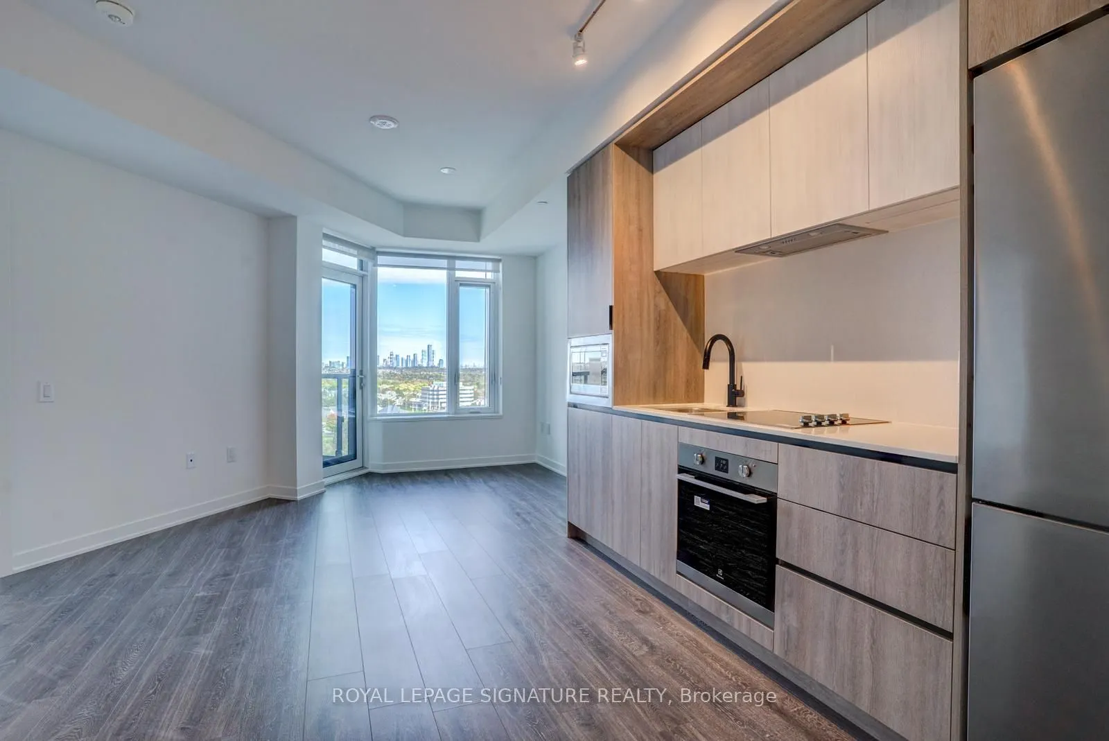 2495 Eglinton Avenue, #1001