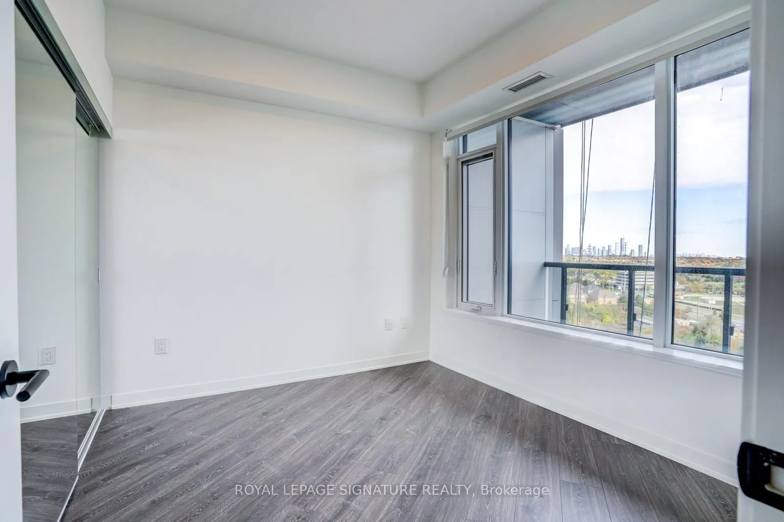 2495 Eglinton Avenue, #1001