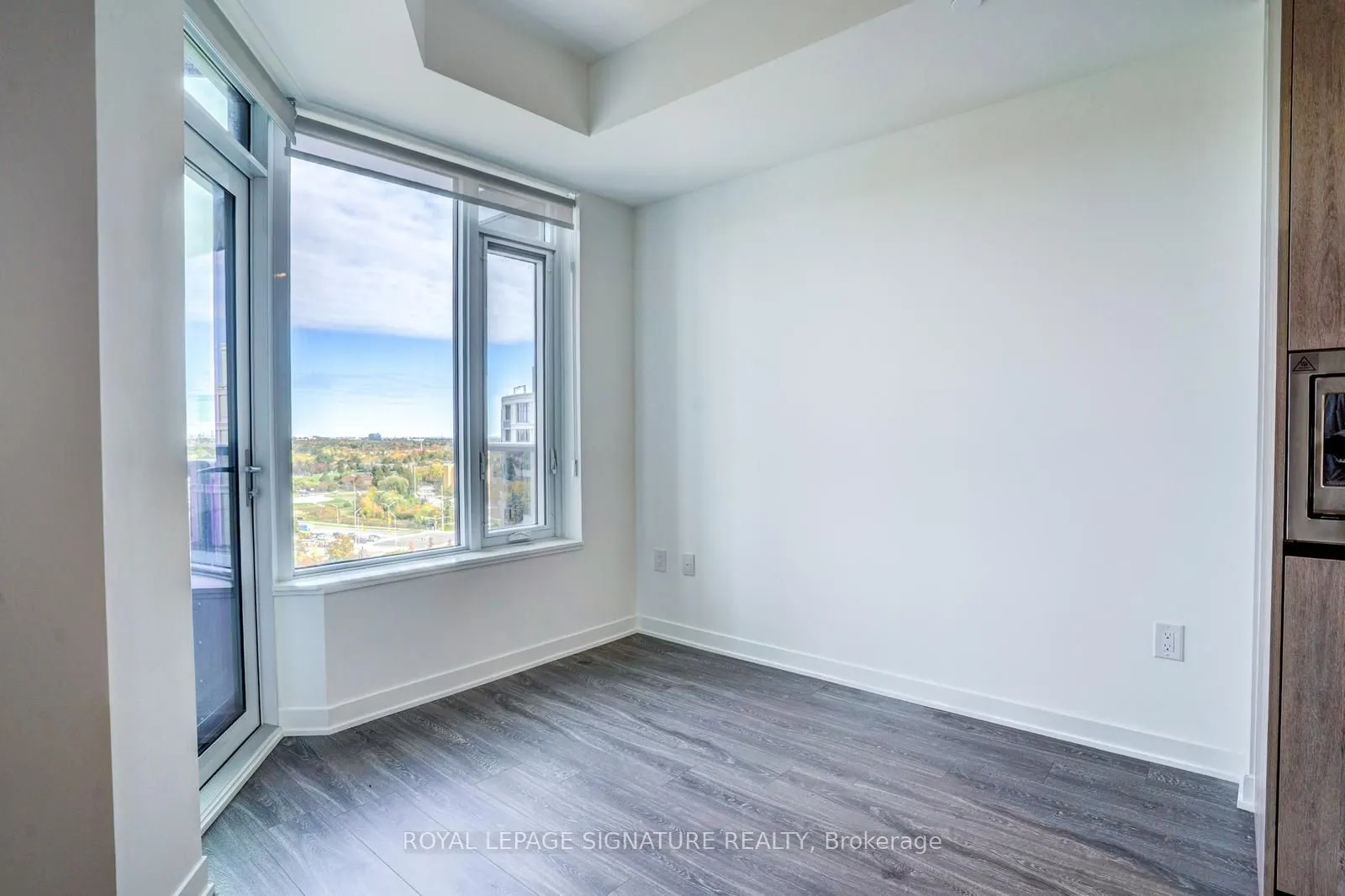 2495 Eglinton Avenue, #1001