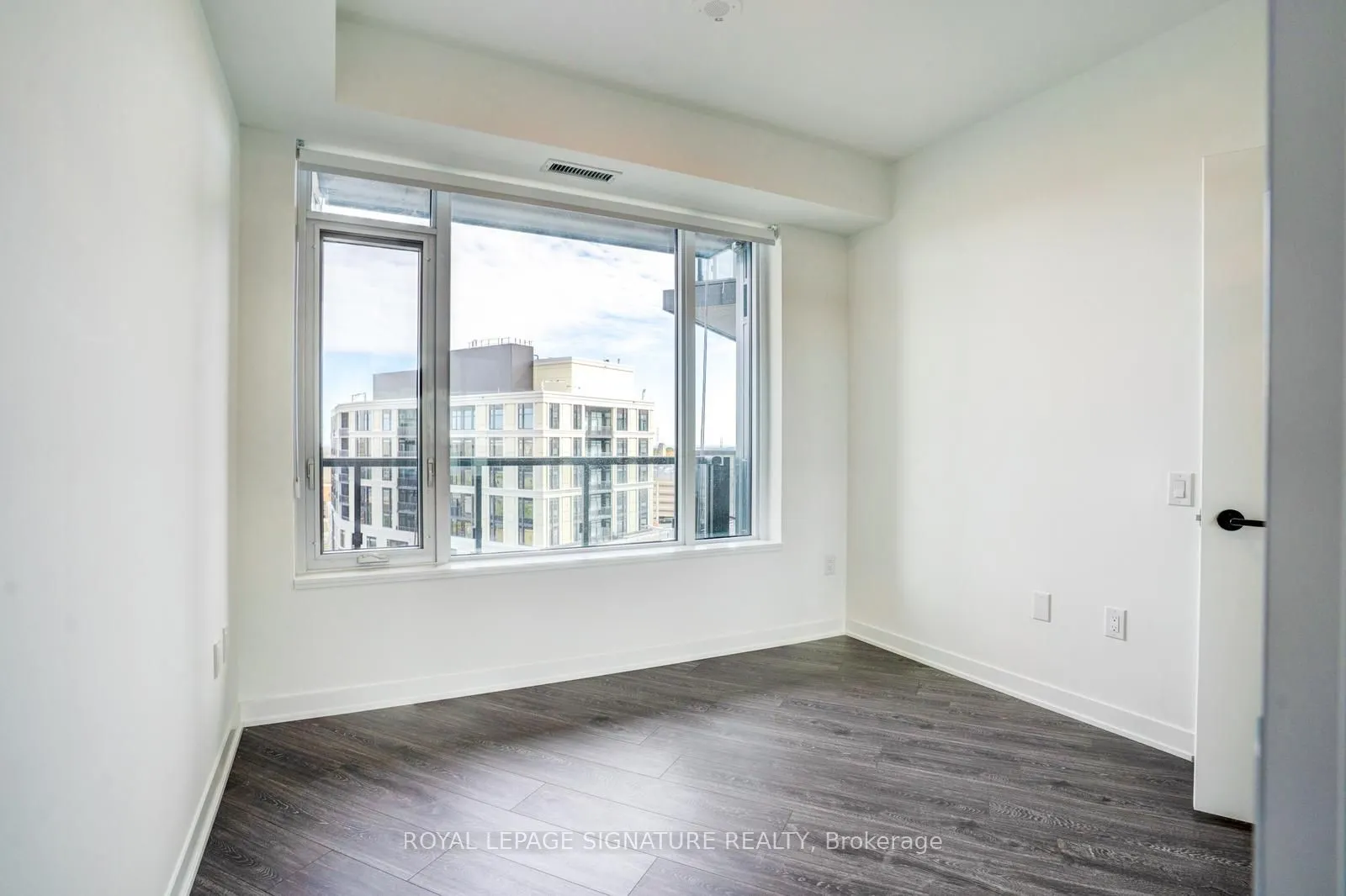 2495 Eglinton Avenue, #1001